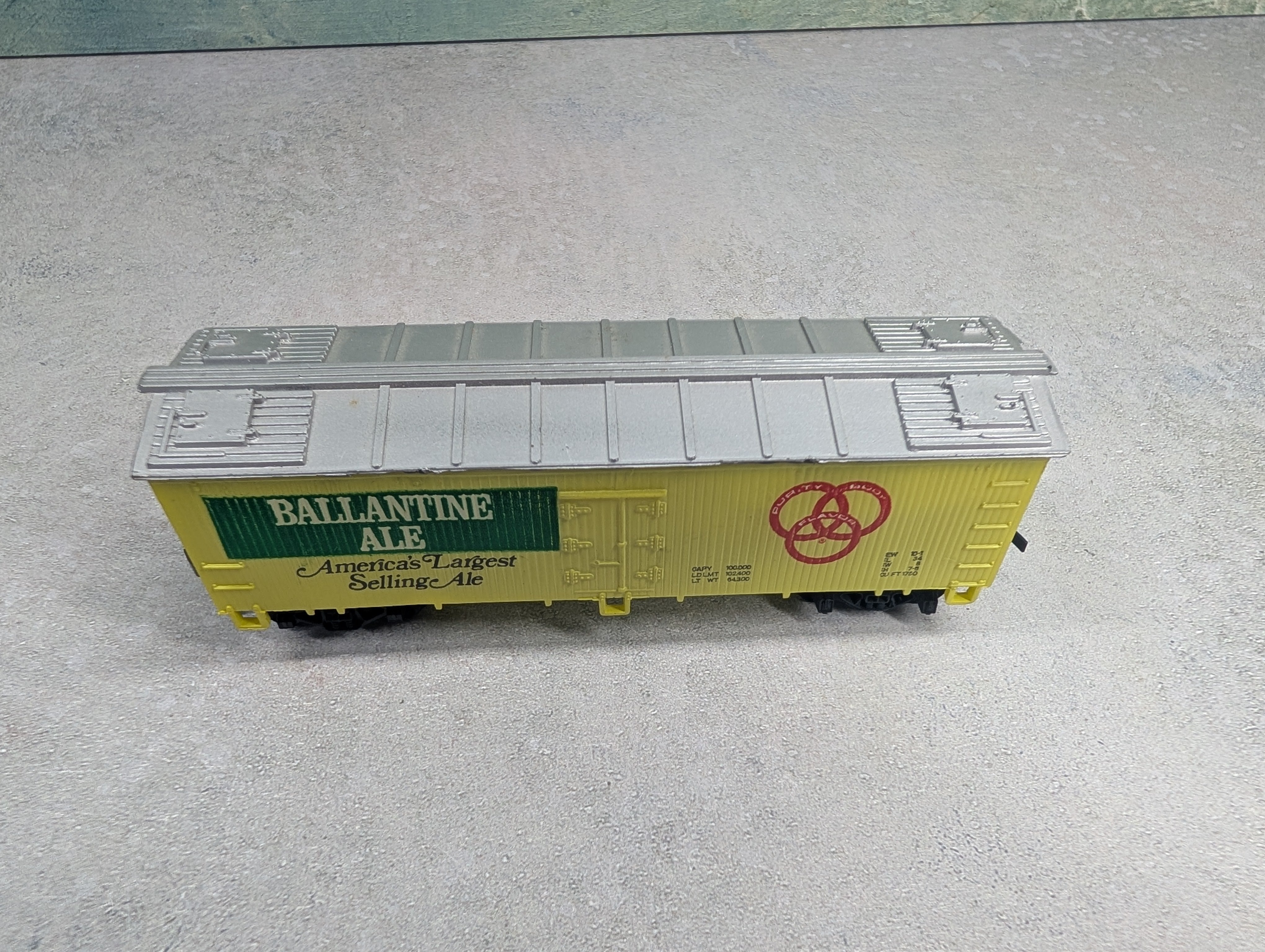 USED HO Scale Billboard Wooden Box Car Ballantine Ale