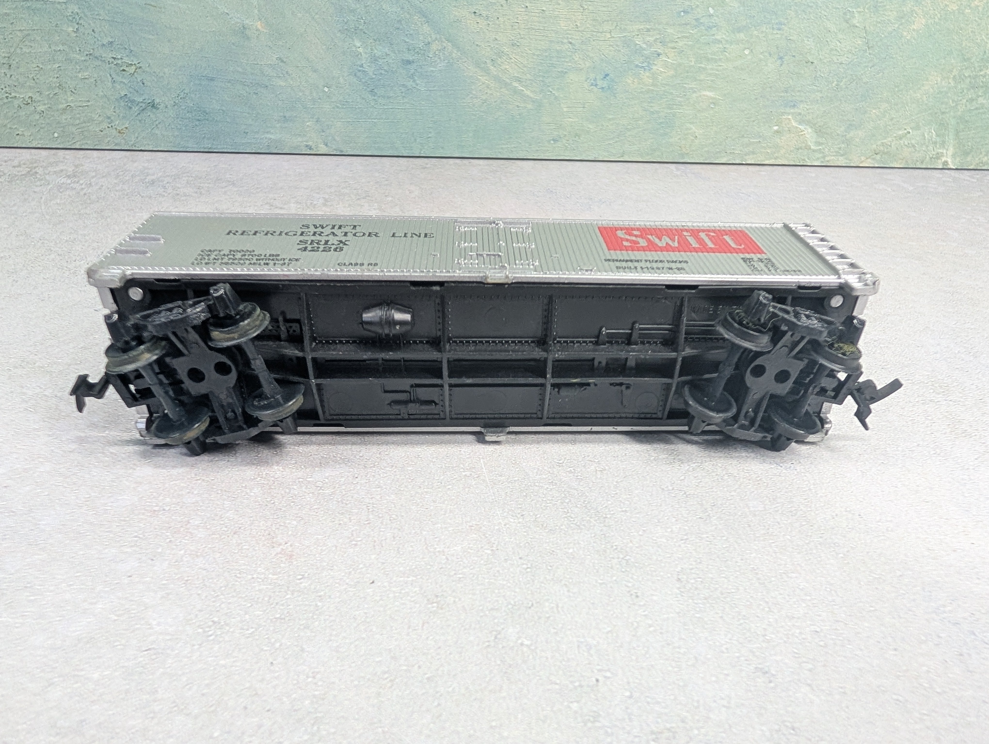 USED Tyco HO Scale 40' Box Car Swift SRLX #4226