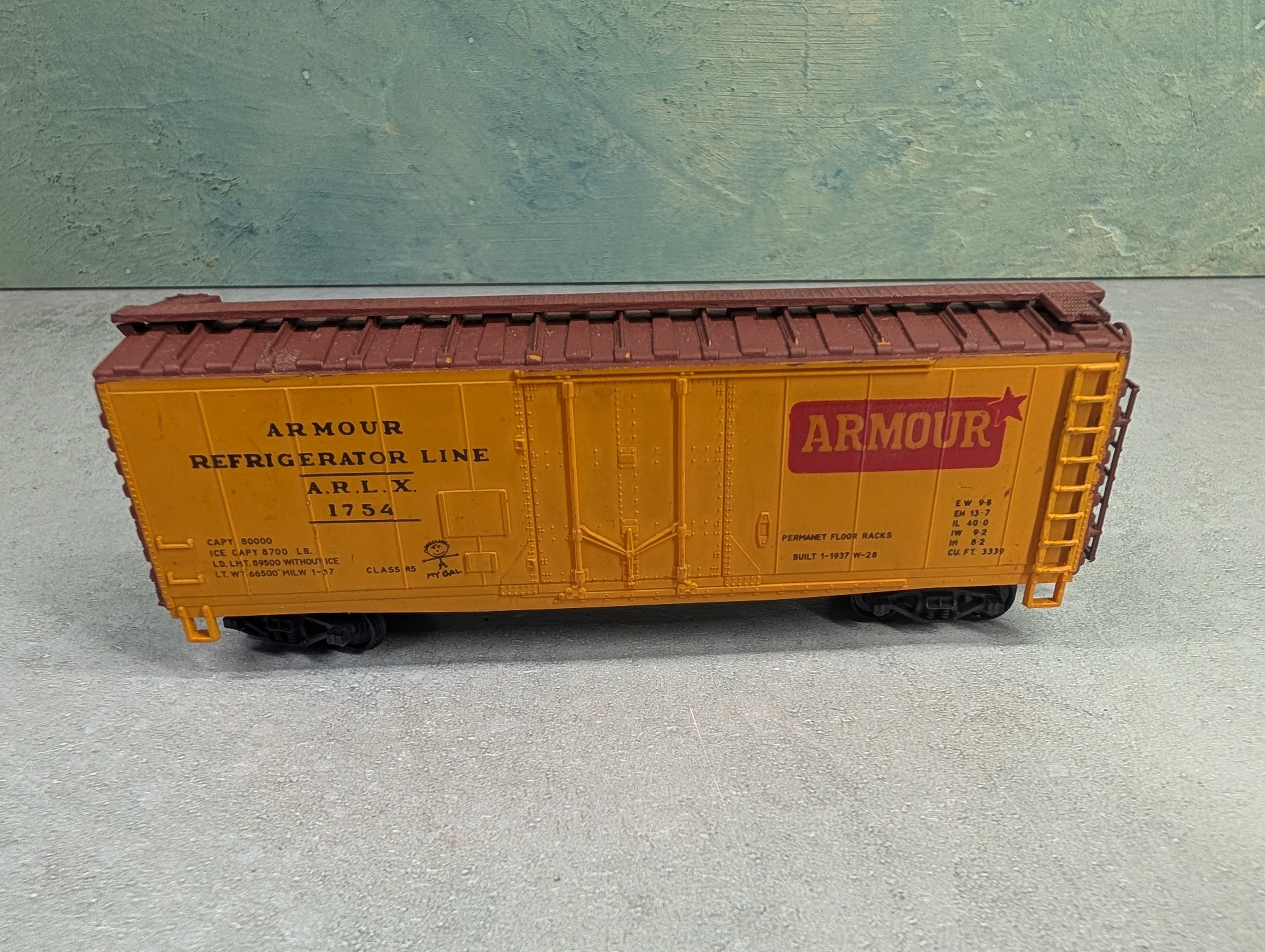 USED Roco HO Scale 40' Box Car Armour Refrigerator Line ARLX #1754