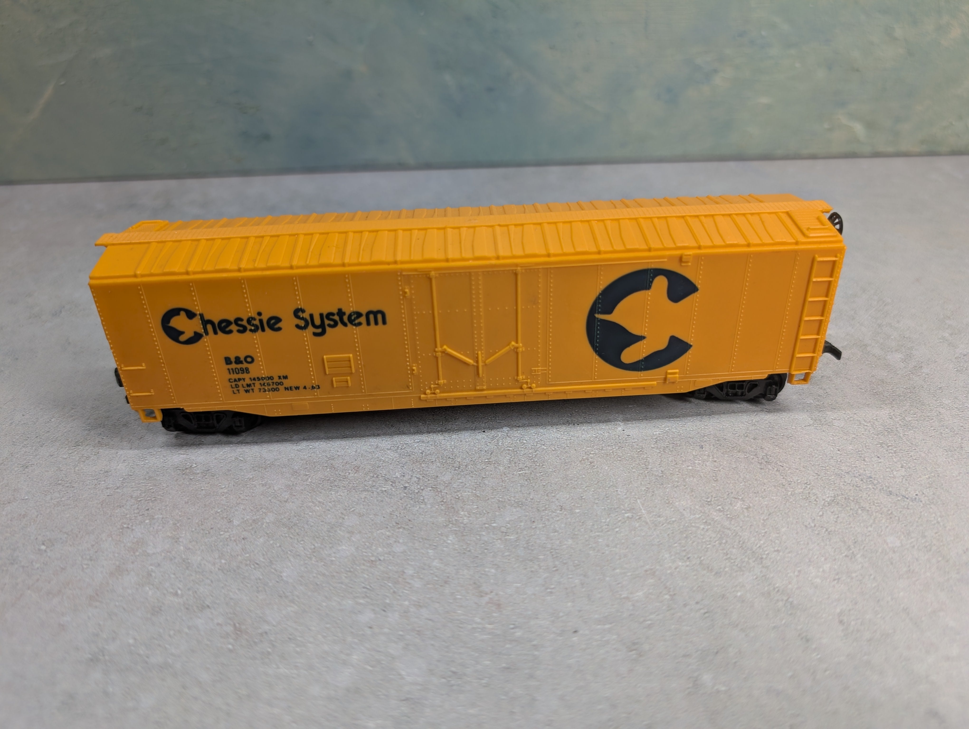 USED Bachmann HO Scale 50' Box Car Chessie System B&O #11098