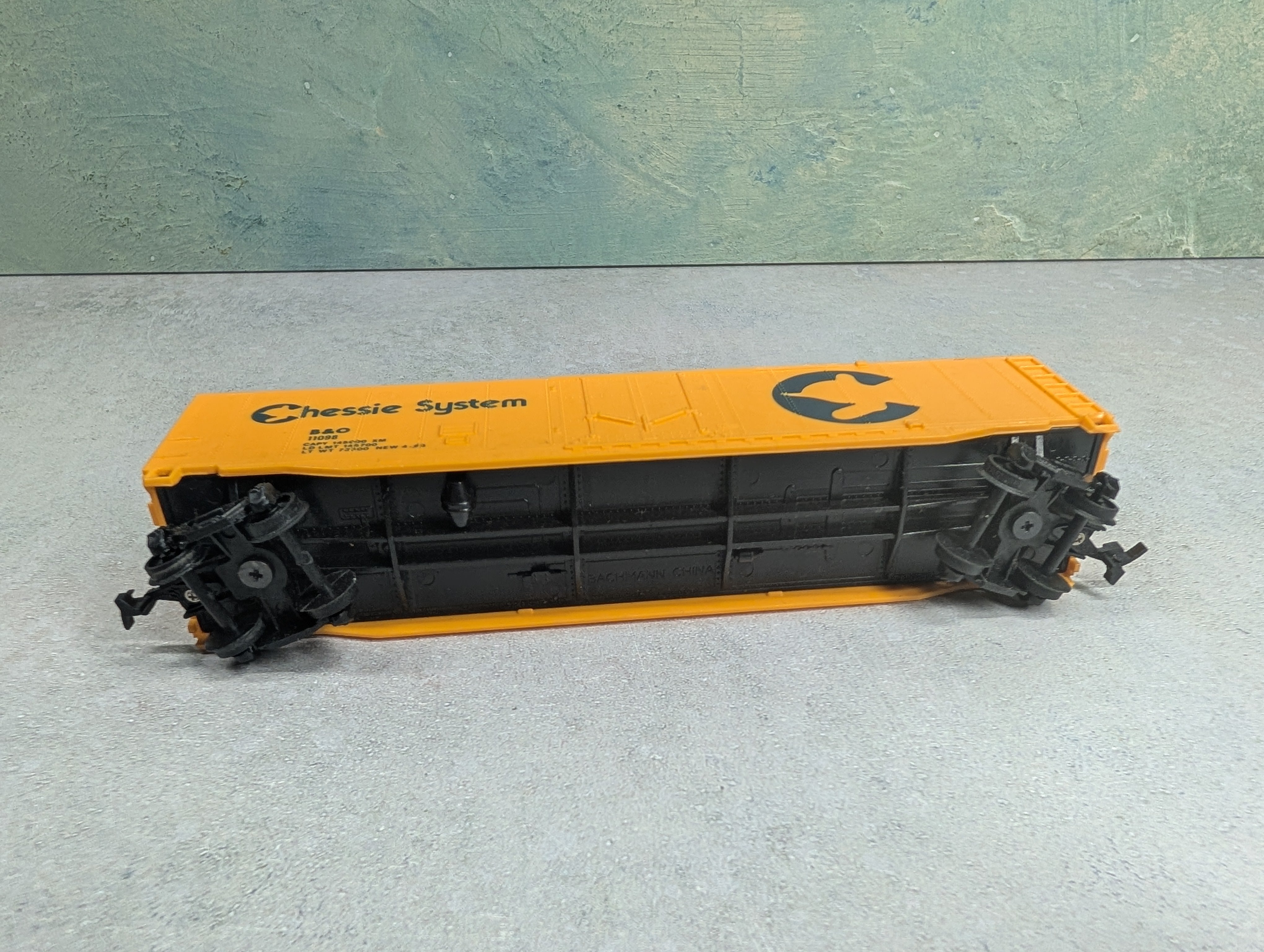 USED Bachmann HO Scale 50' Box Car Chessie System B&O #11098