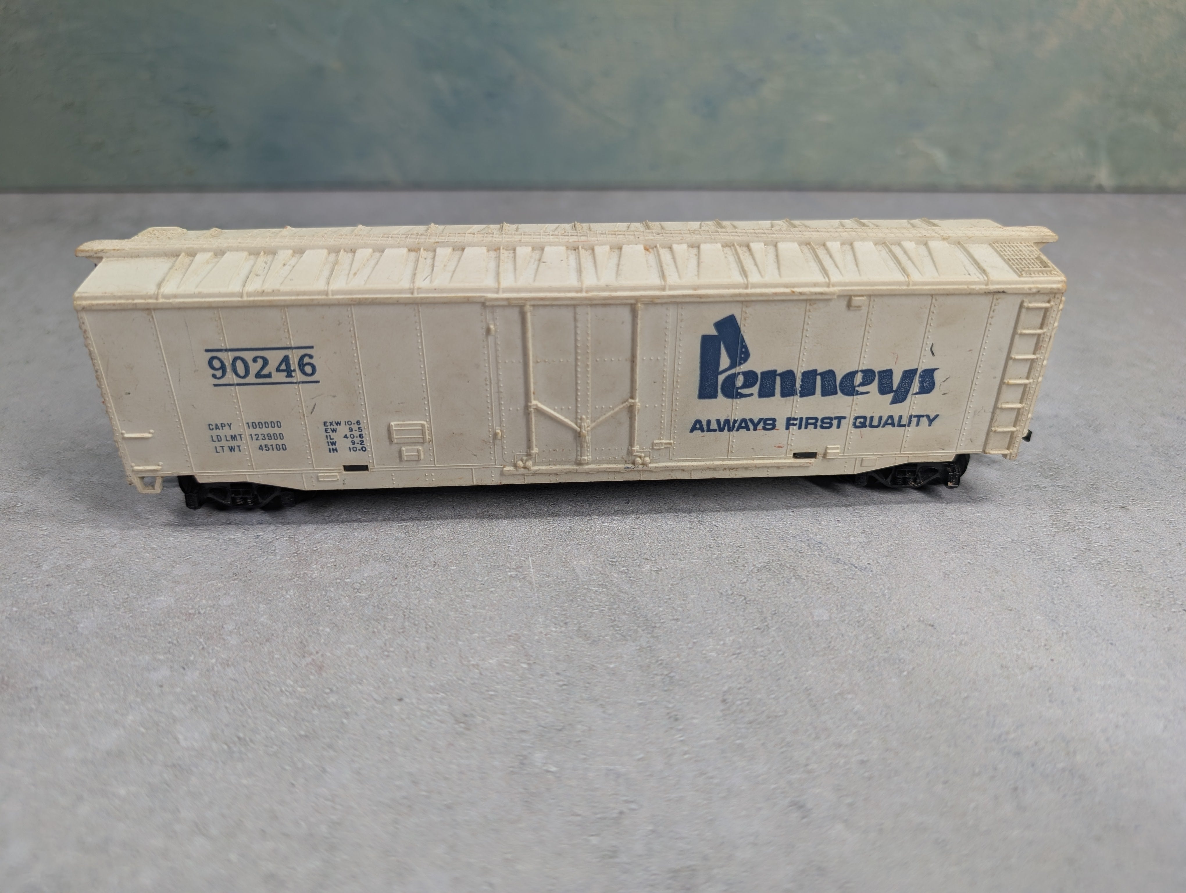 USED Tyco HO Scale 50' Box Car Penneys #90246 RARE