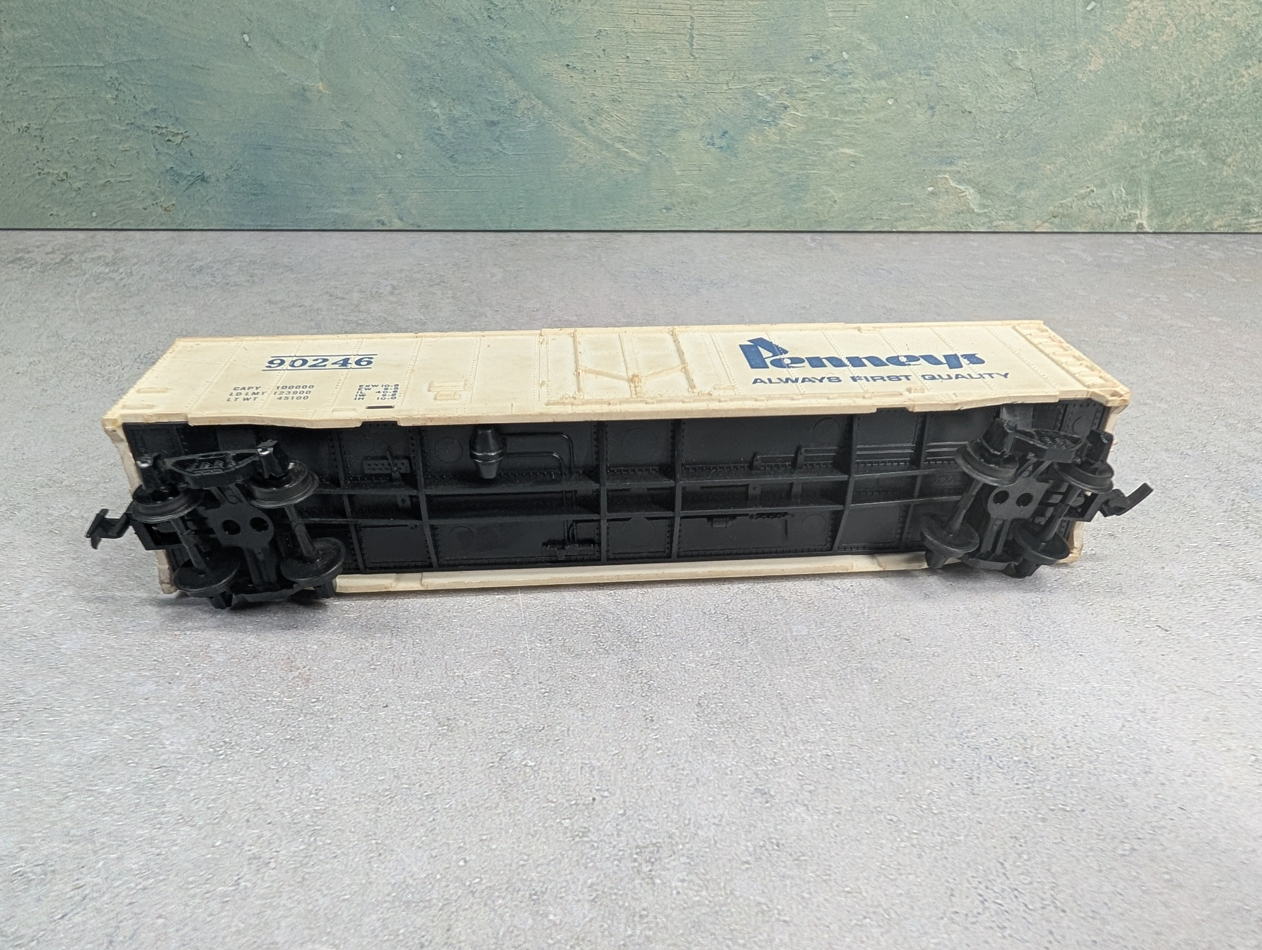 USED Tyco HO Scale 50' Box Car Penneys #90246 RARE
