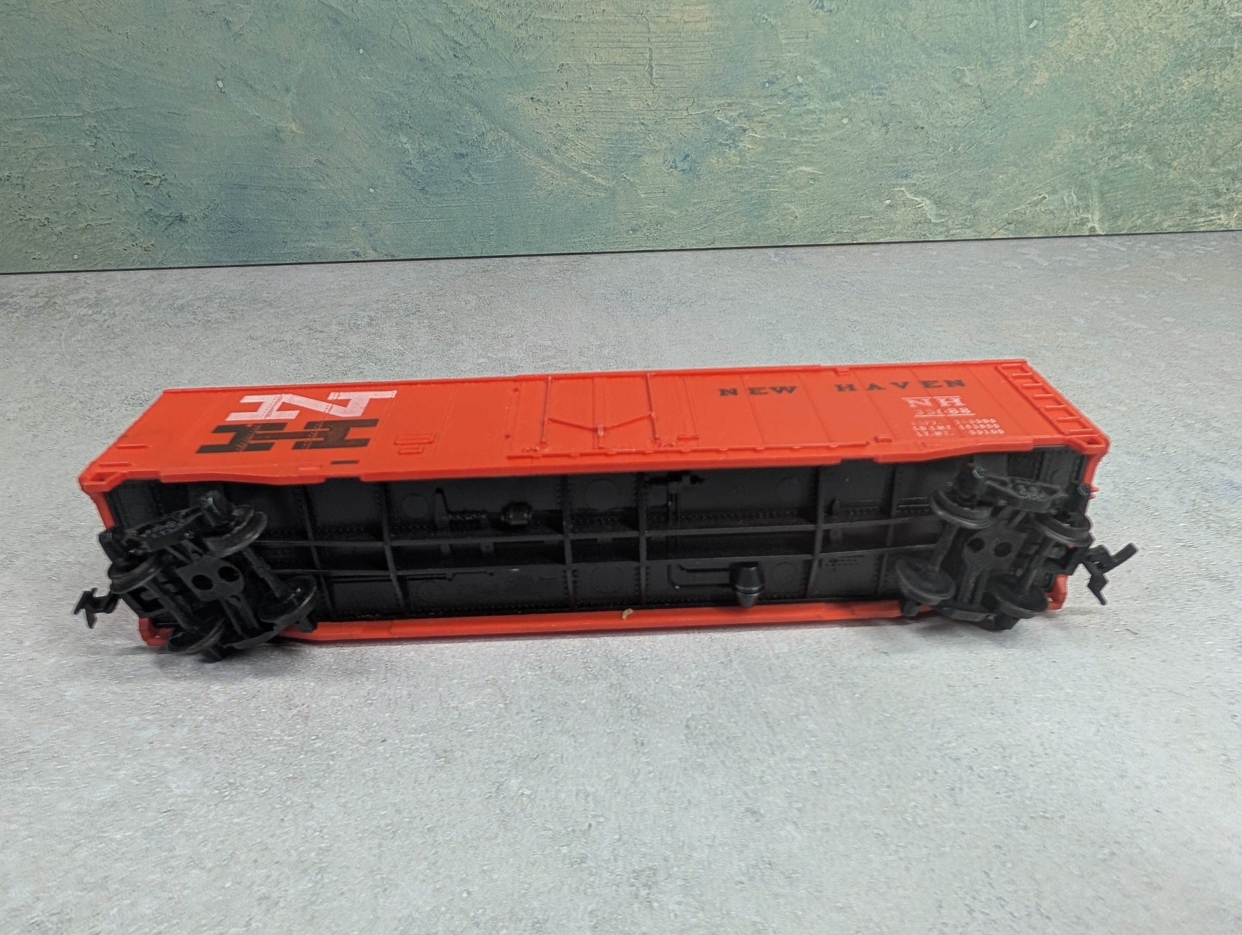 USED Tyco HO Scale 50' Box Car New Haven NH #35688