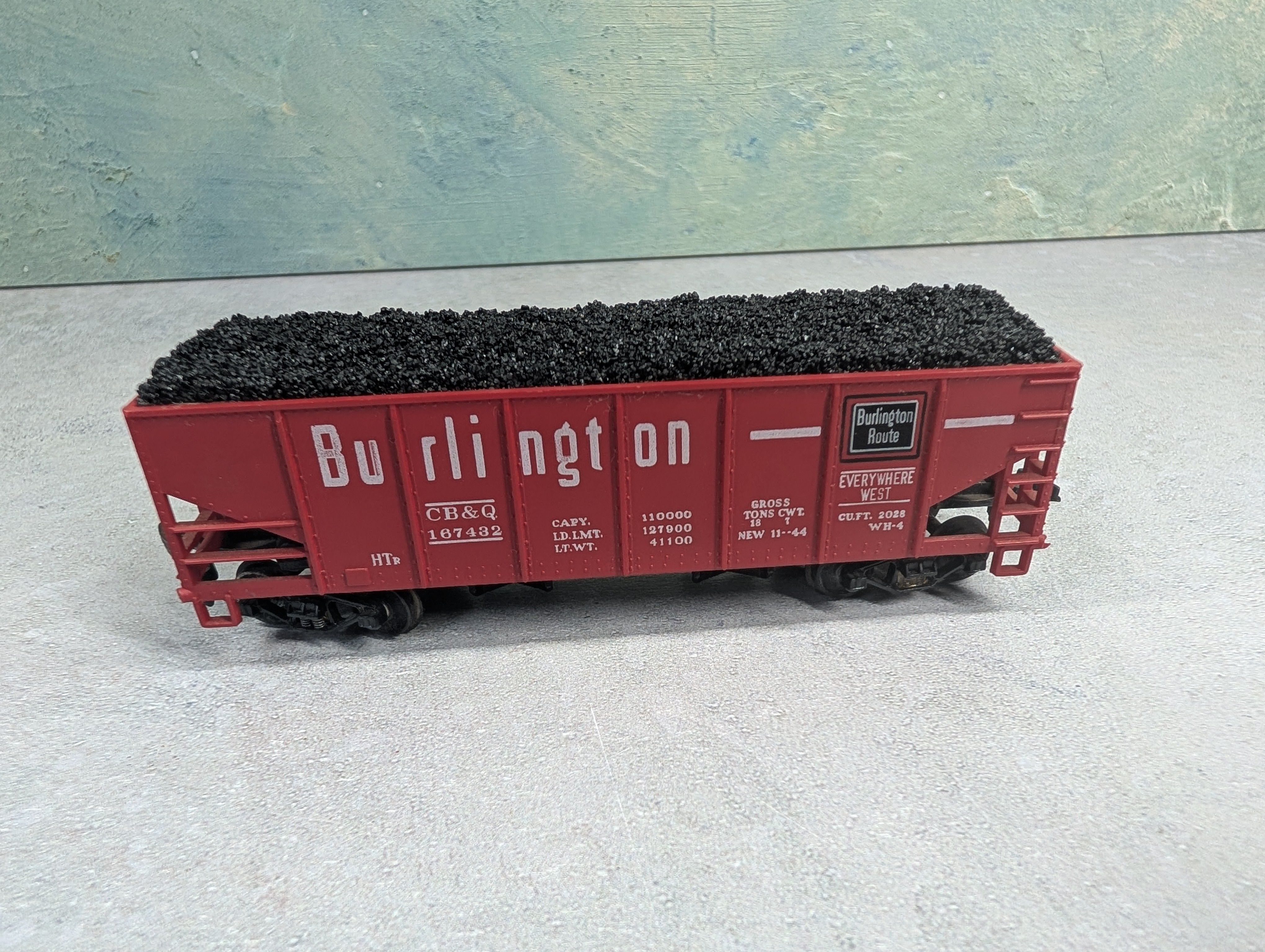 USED Tyco HO Scale Operating Hopper w/ Coal Load Burlington CB&Q #167432