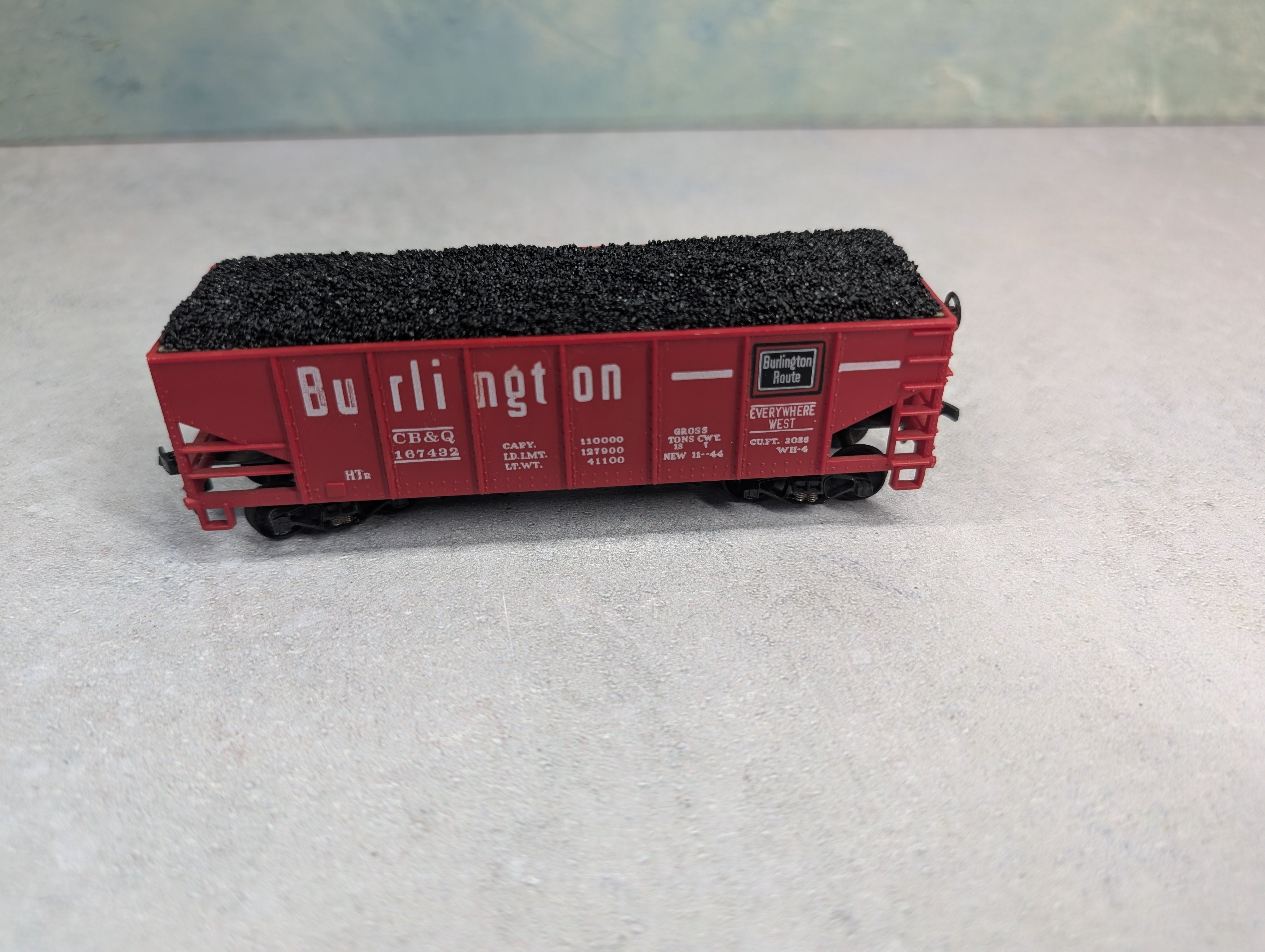 USED Tyco HO Scale Operating Hopper w/ Coal Load Burlington CB&Q #167432