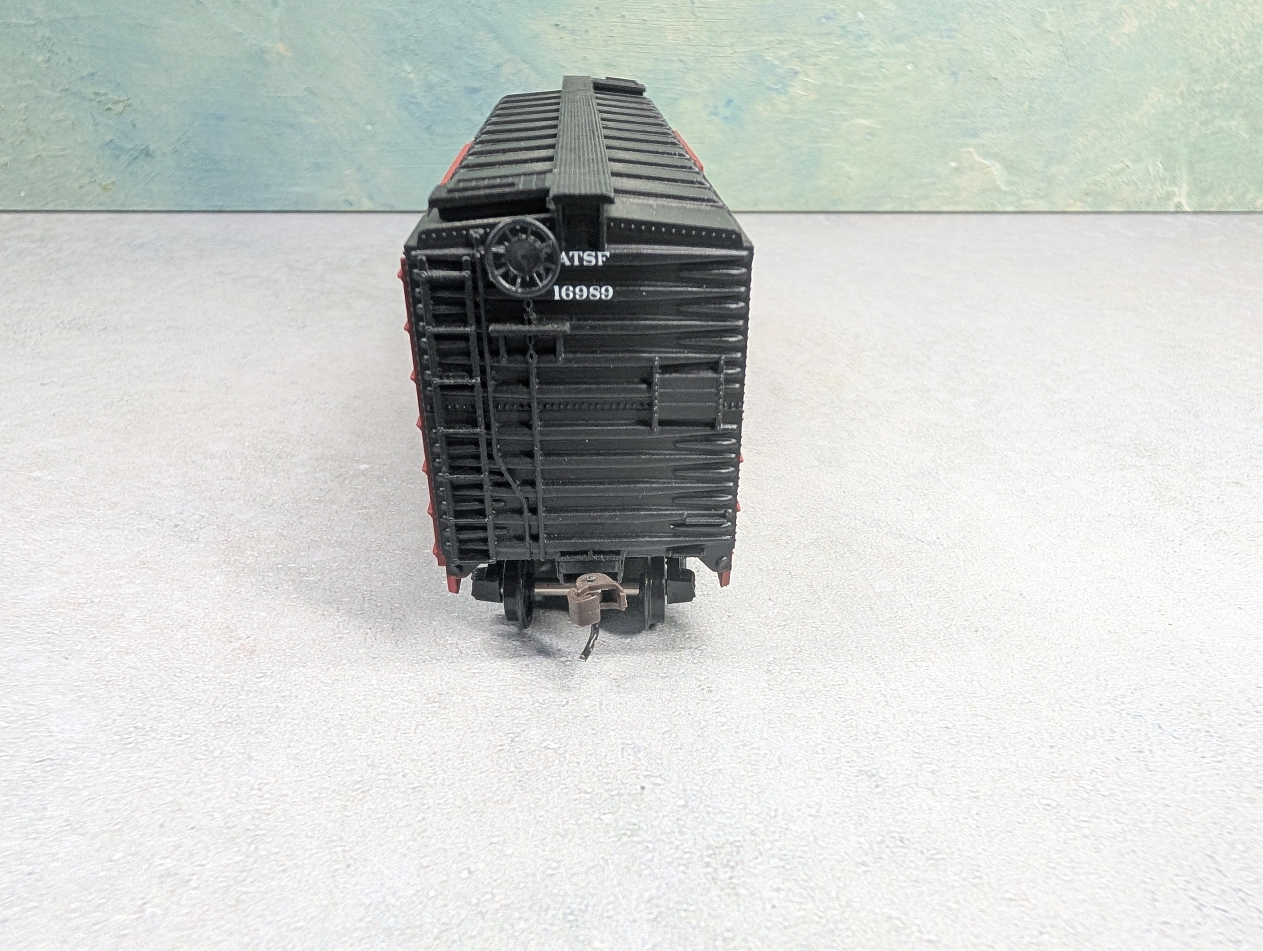 USED Athearn HO Scale 40' Box Car Santa Fe ATSF #16989