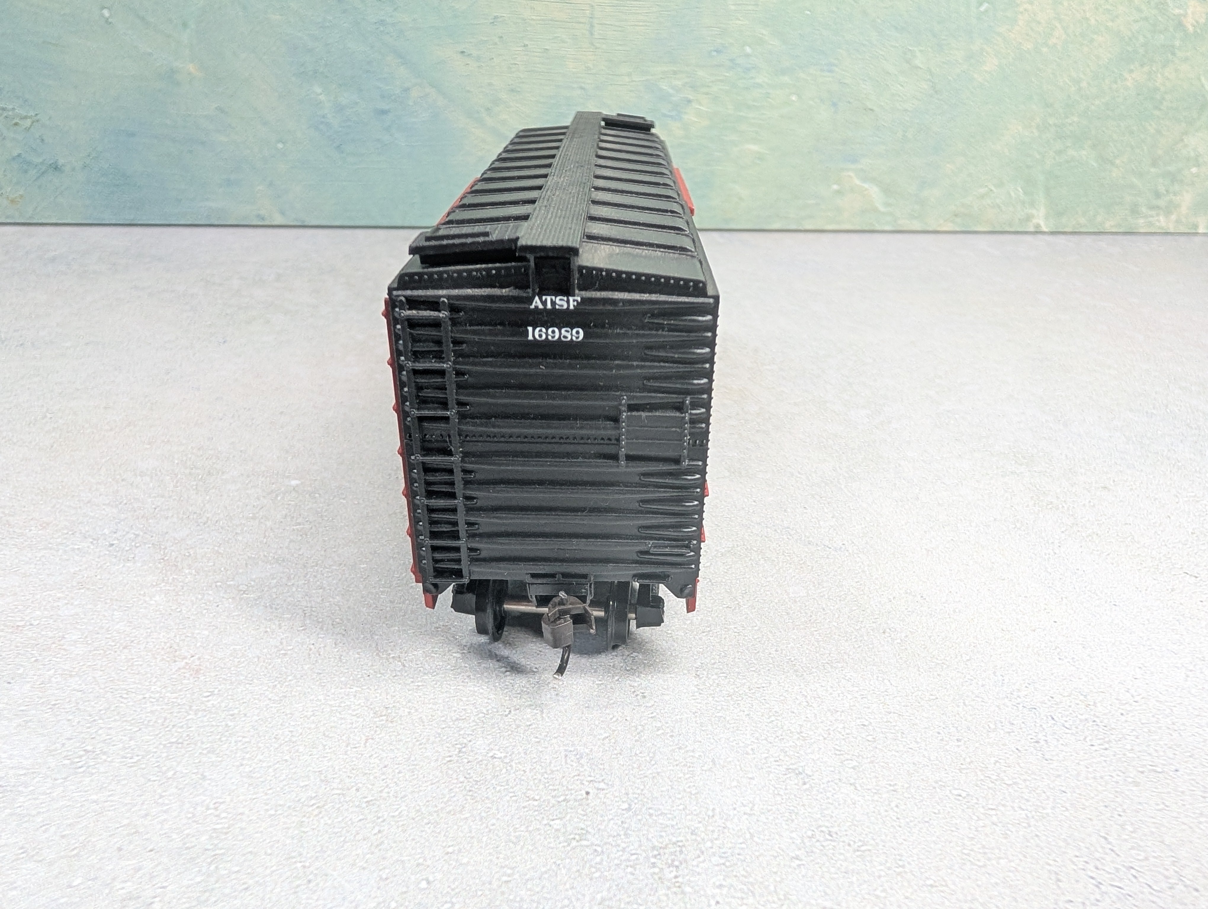 USED Athearn HO Scale 40' Box Car Santa Fe ATSF #16989