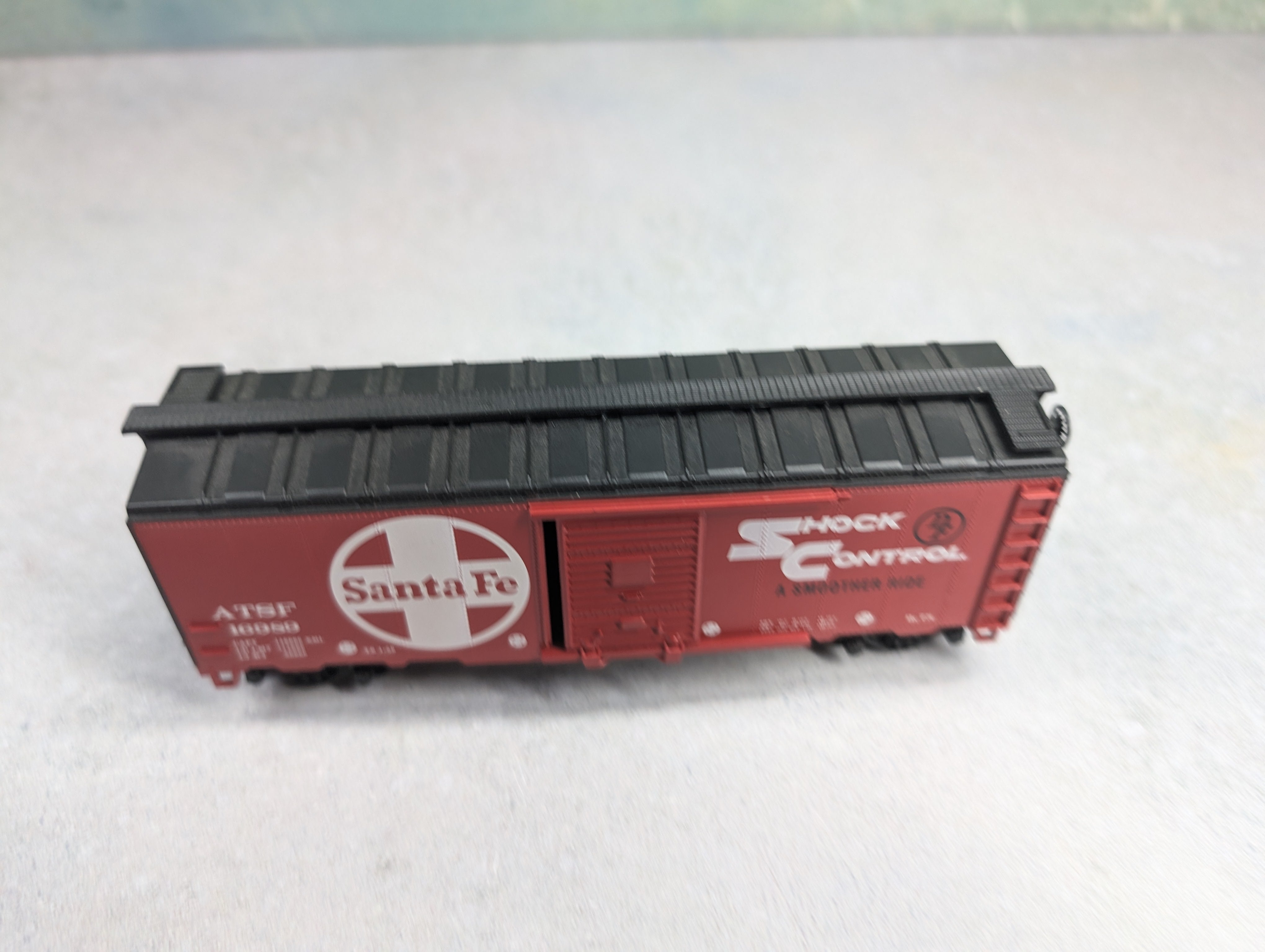 USED Athearn HO Scale 40' Box Car Santa Fe ATSF #16989