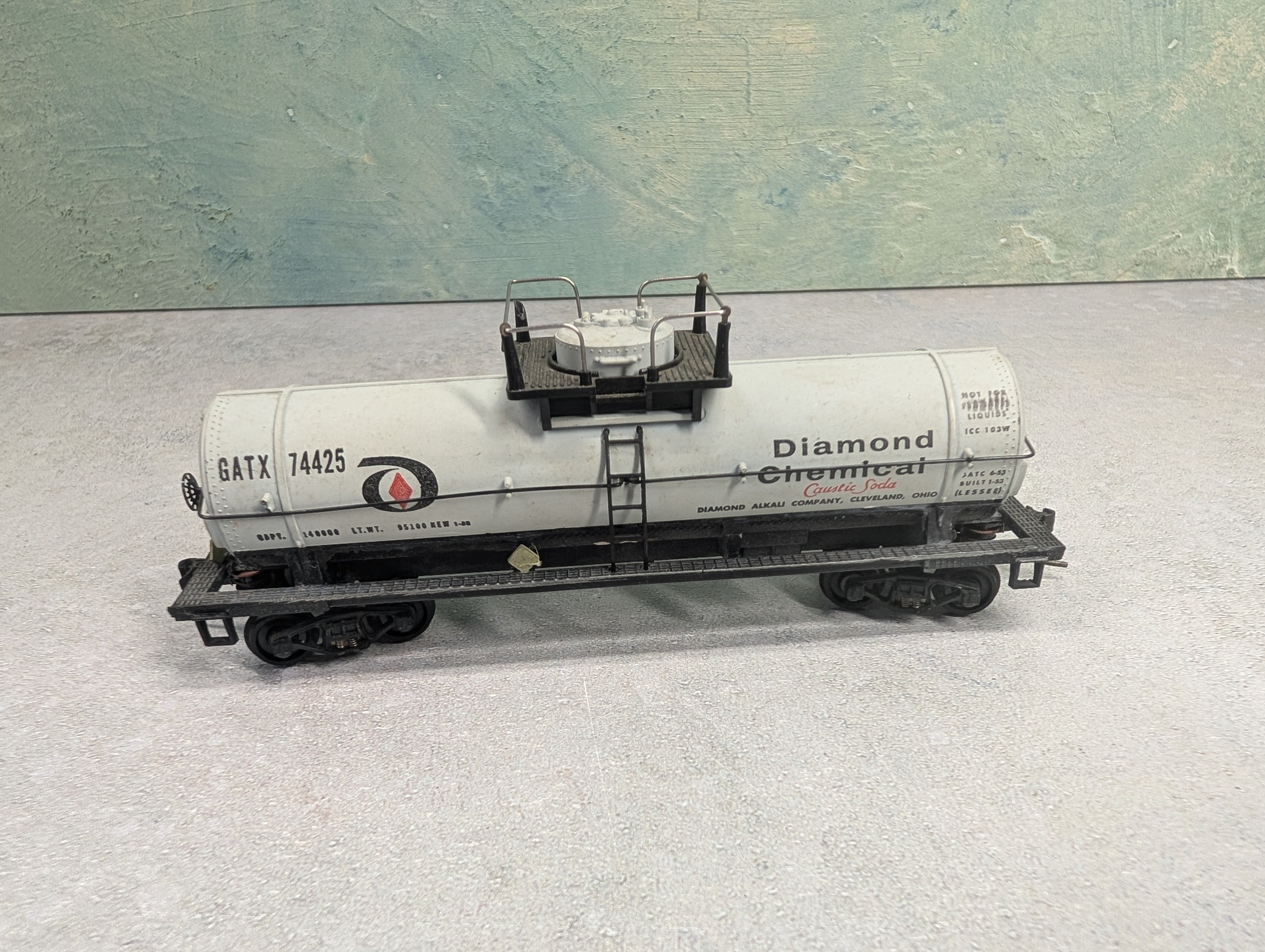 USED Mantua HO Scale Tank Car Diamond Chemical GATX #74425