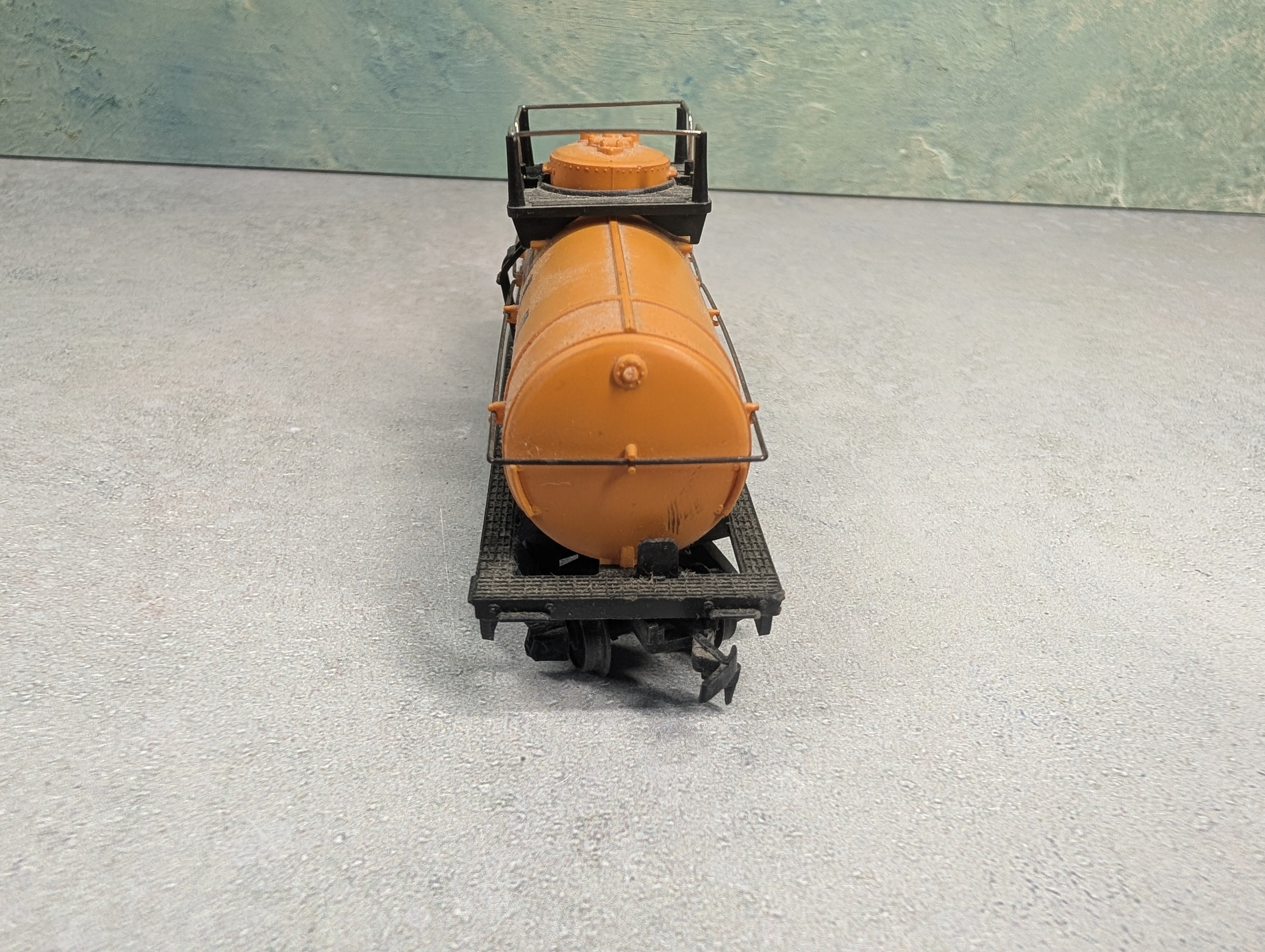 USED Tyco HO Scale Tank Car Shell