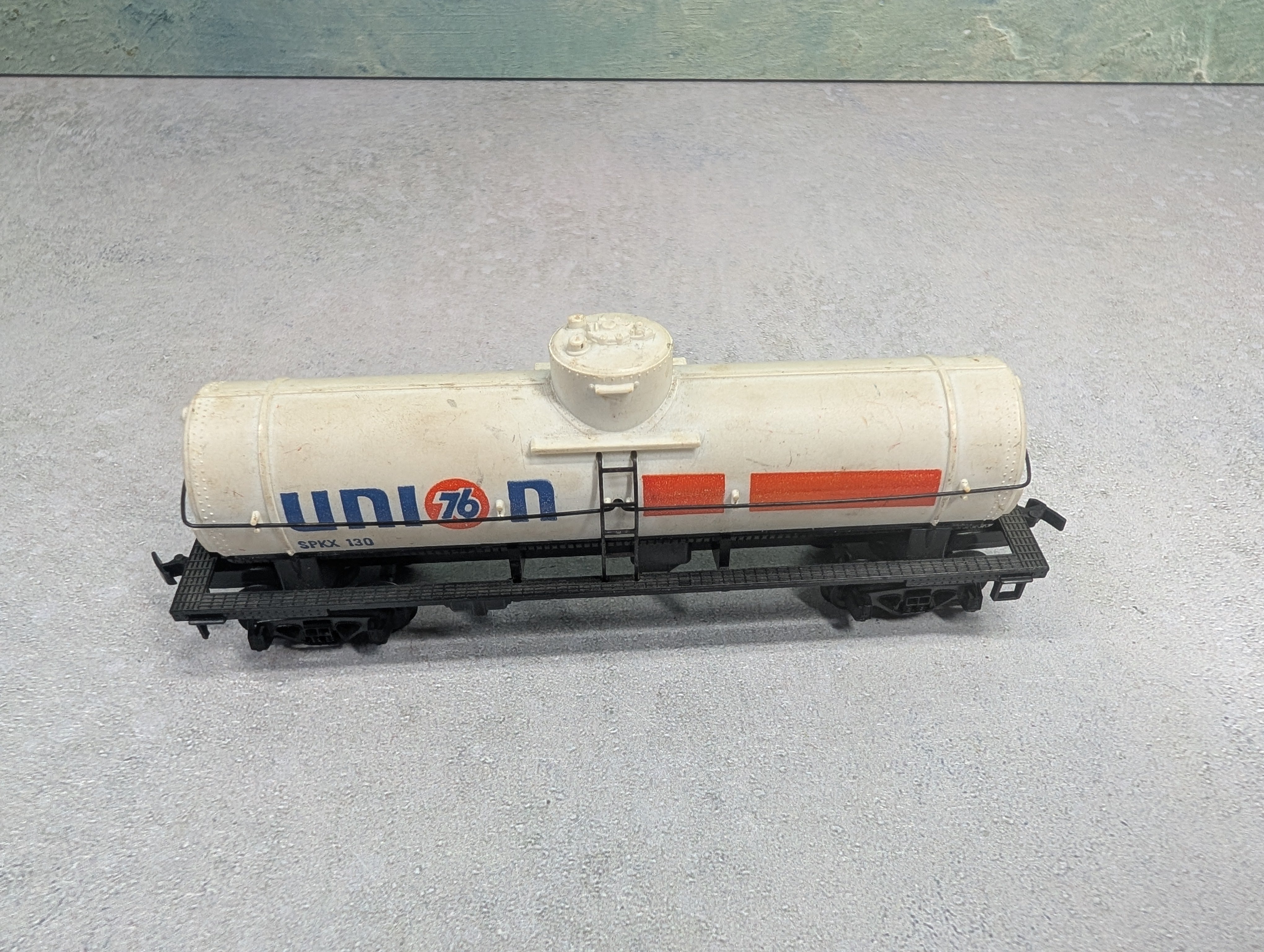 USED HO Scale Single Dome Tank Car Union 76 SPKX #130