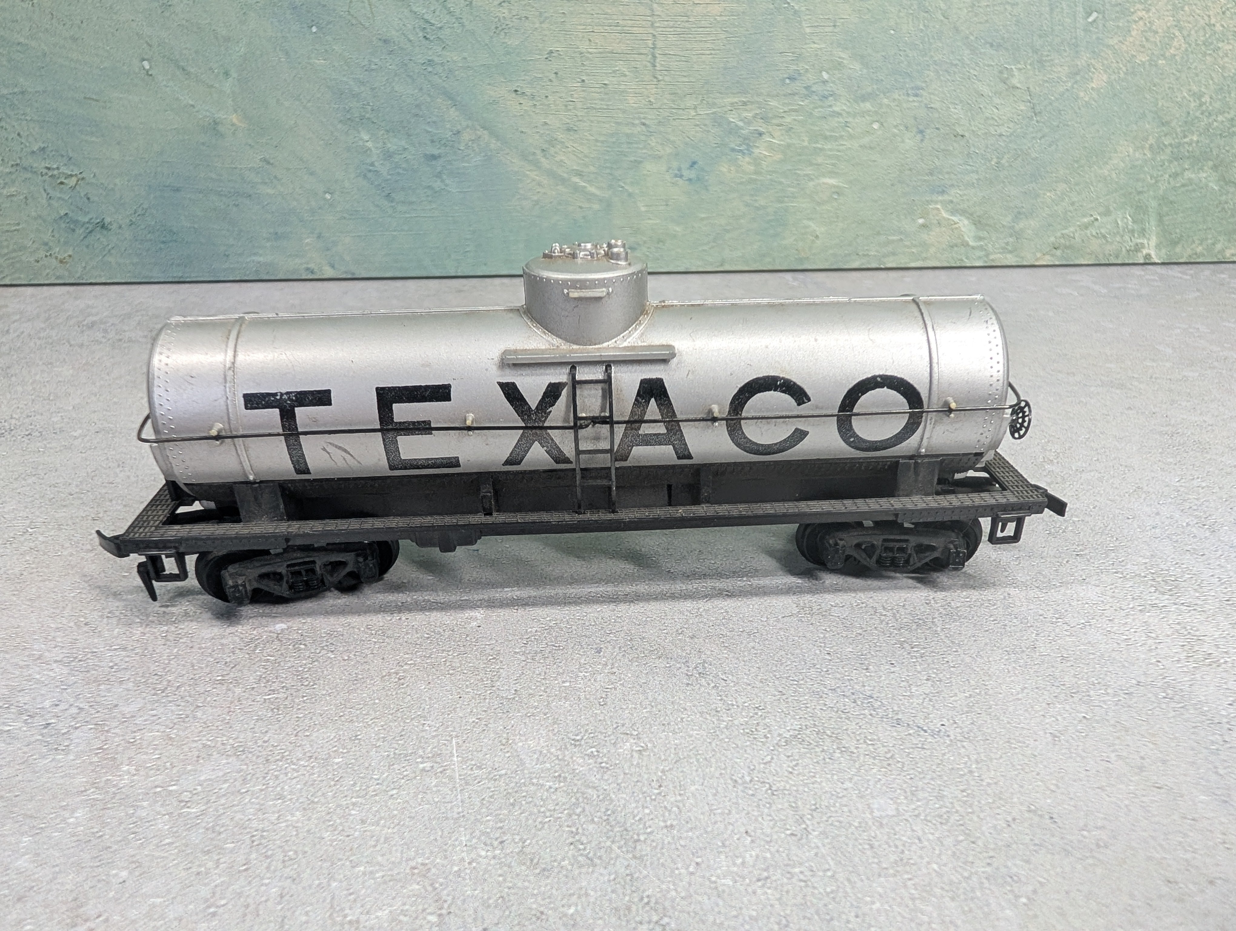 USED HO Scale Single Dome Tank Car Texaco