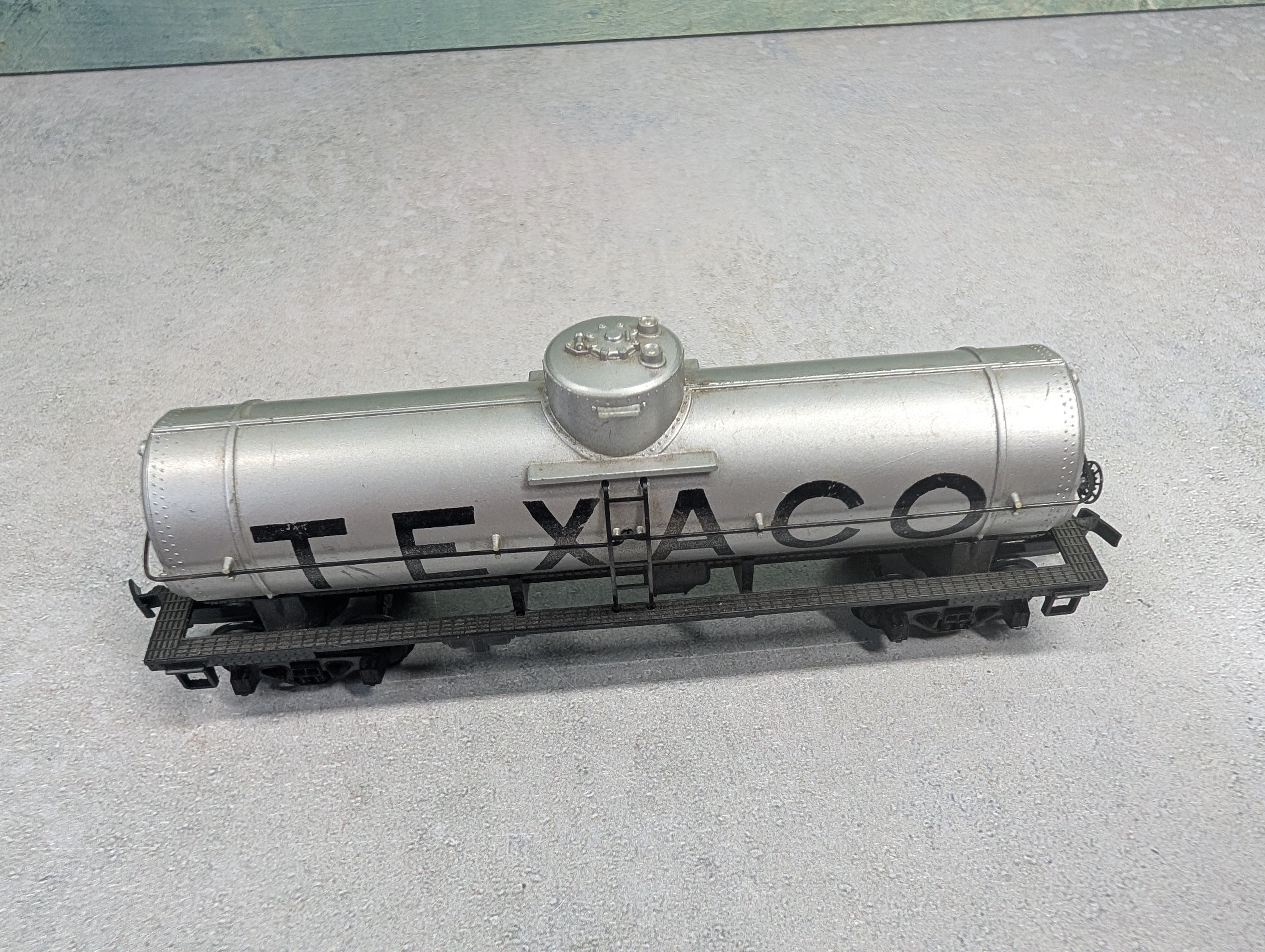 USED HO Scale Single Dome Tank Car Texaco