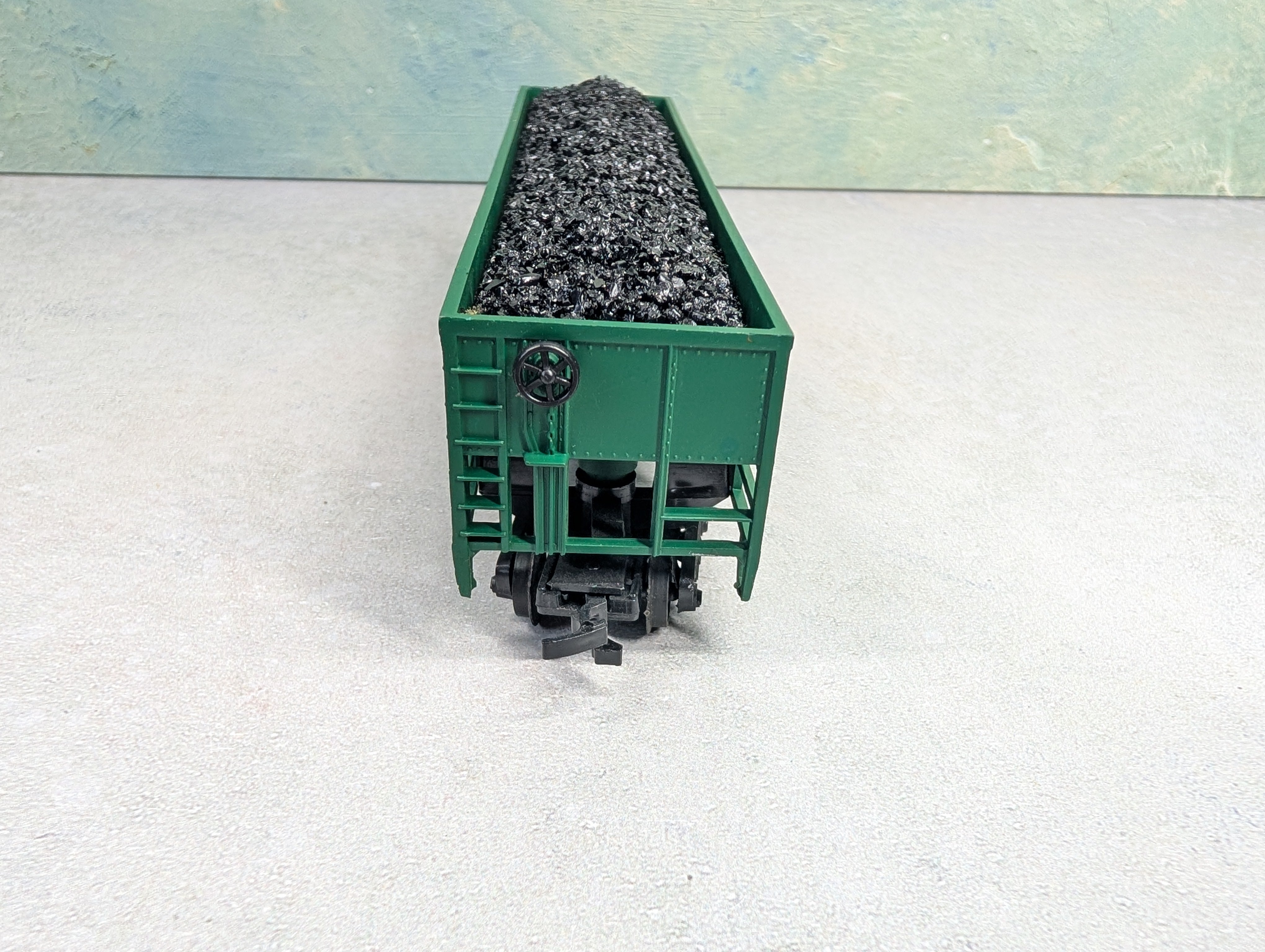 USED HO Scale 50' 4 Bay Open Hopper w/ Coal Load MKT #236758