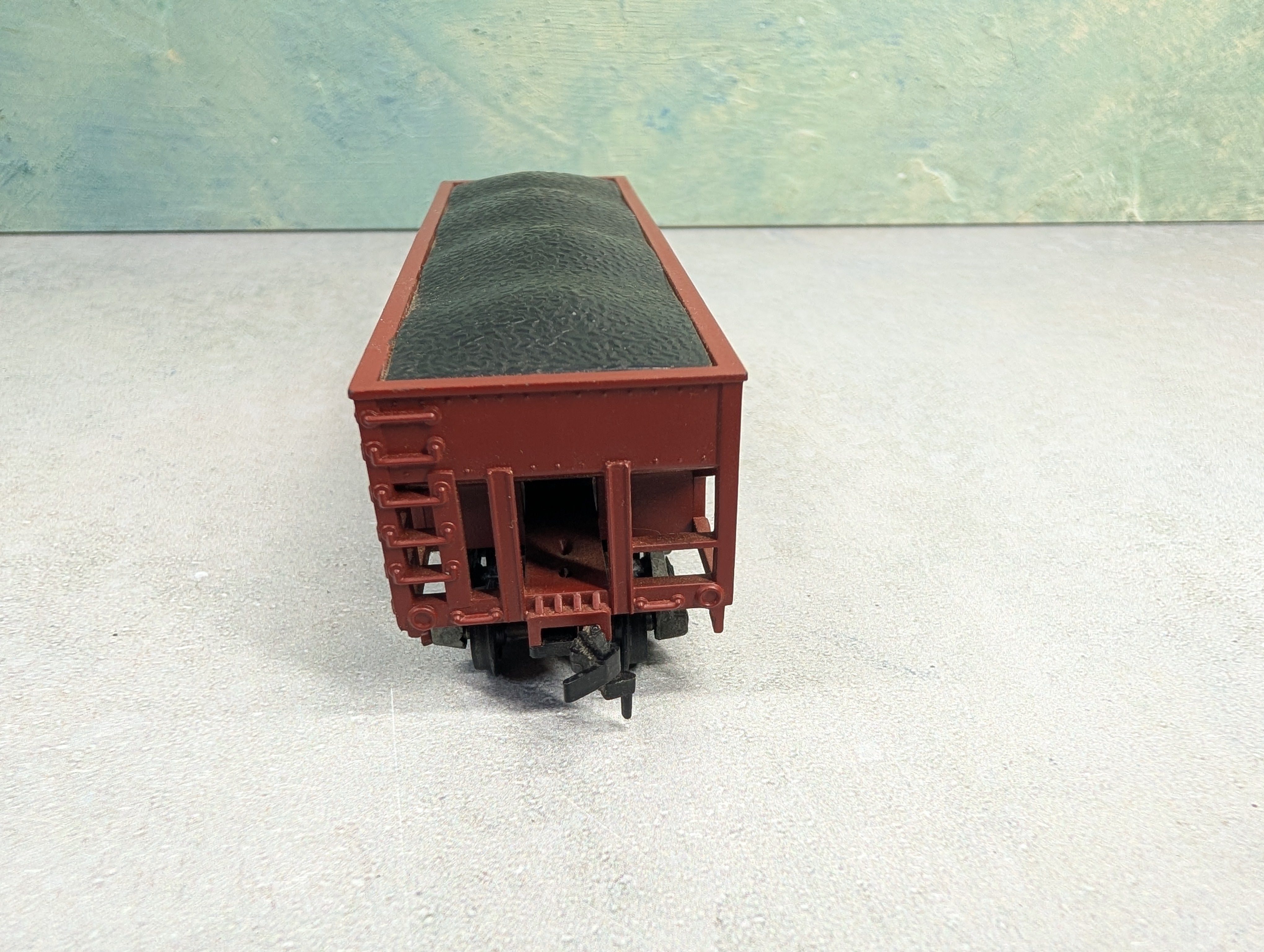 USED Gilbert HO Scale 2 Bay Hopper w/ Coal Load CB&Q #501