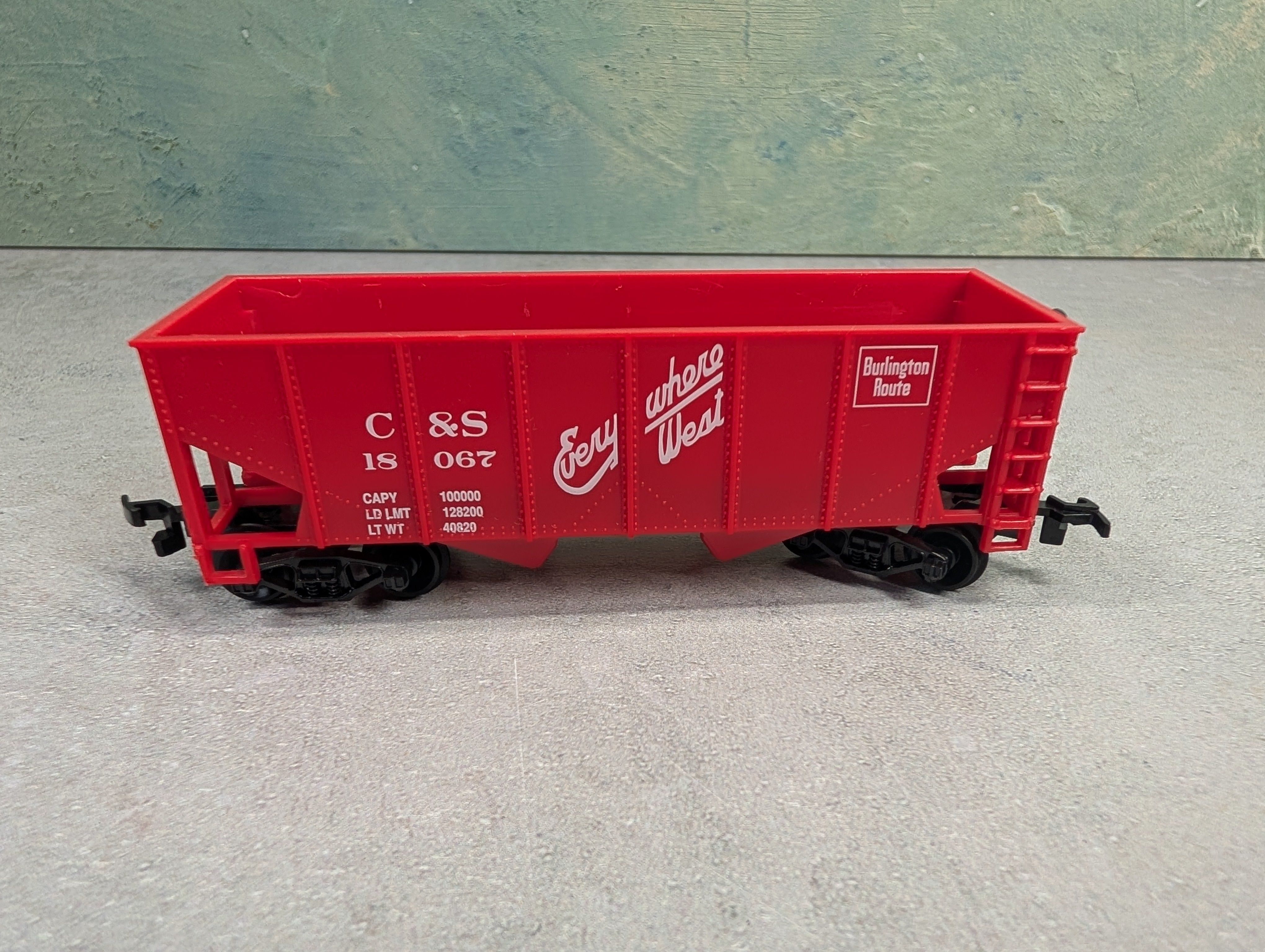 USED HO Scale 2 Bay Open Hopper C&S #18067