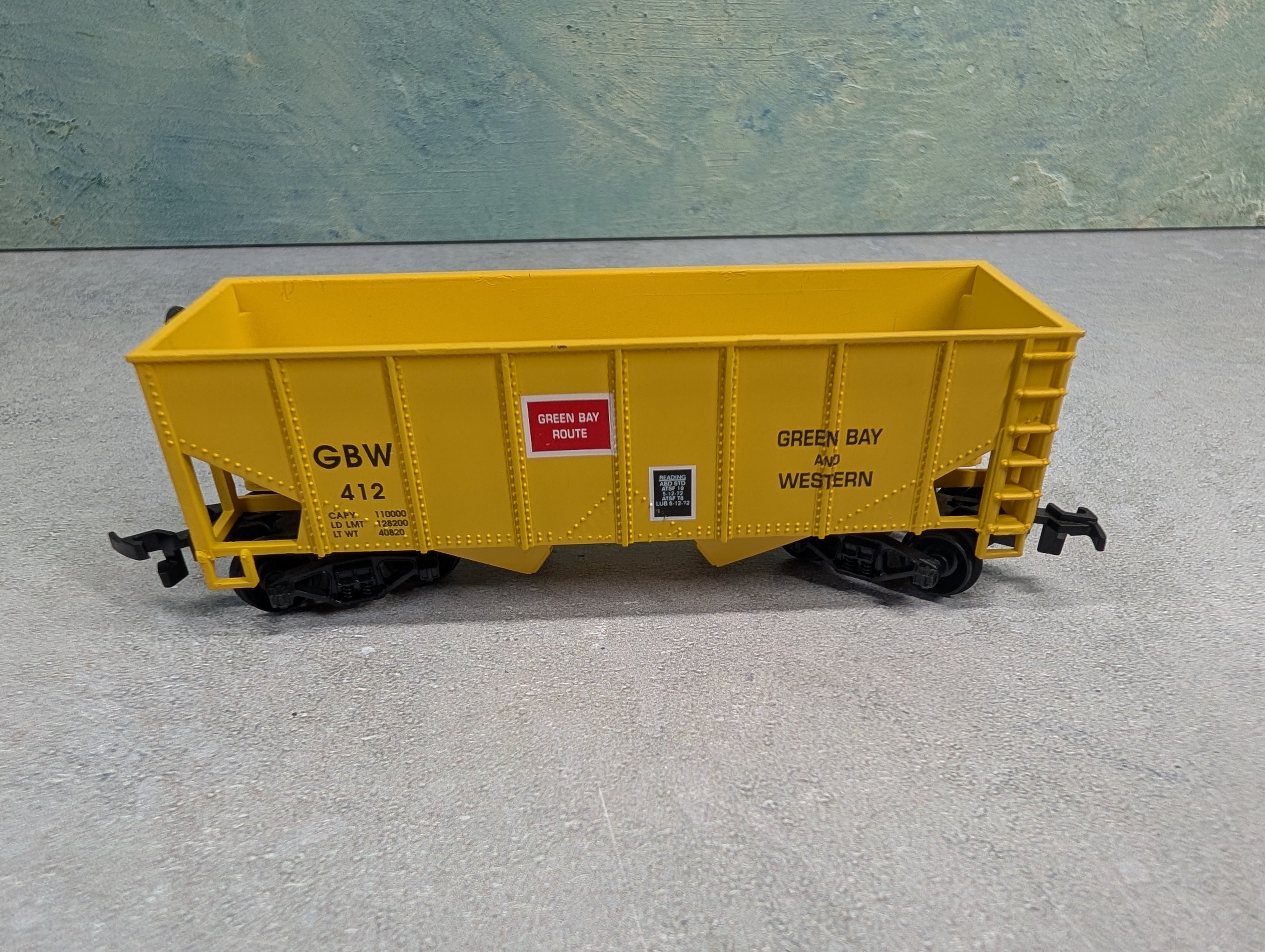 USED HO Scale 2 Bay Open Hopper Green Bay & Western GBW #412