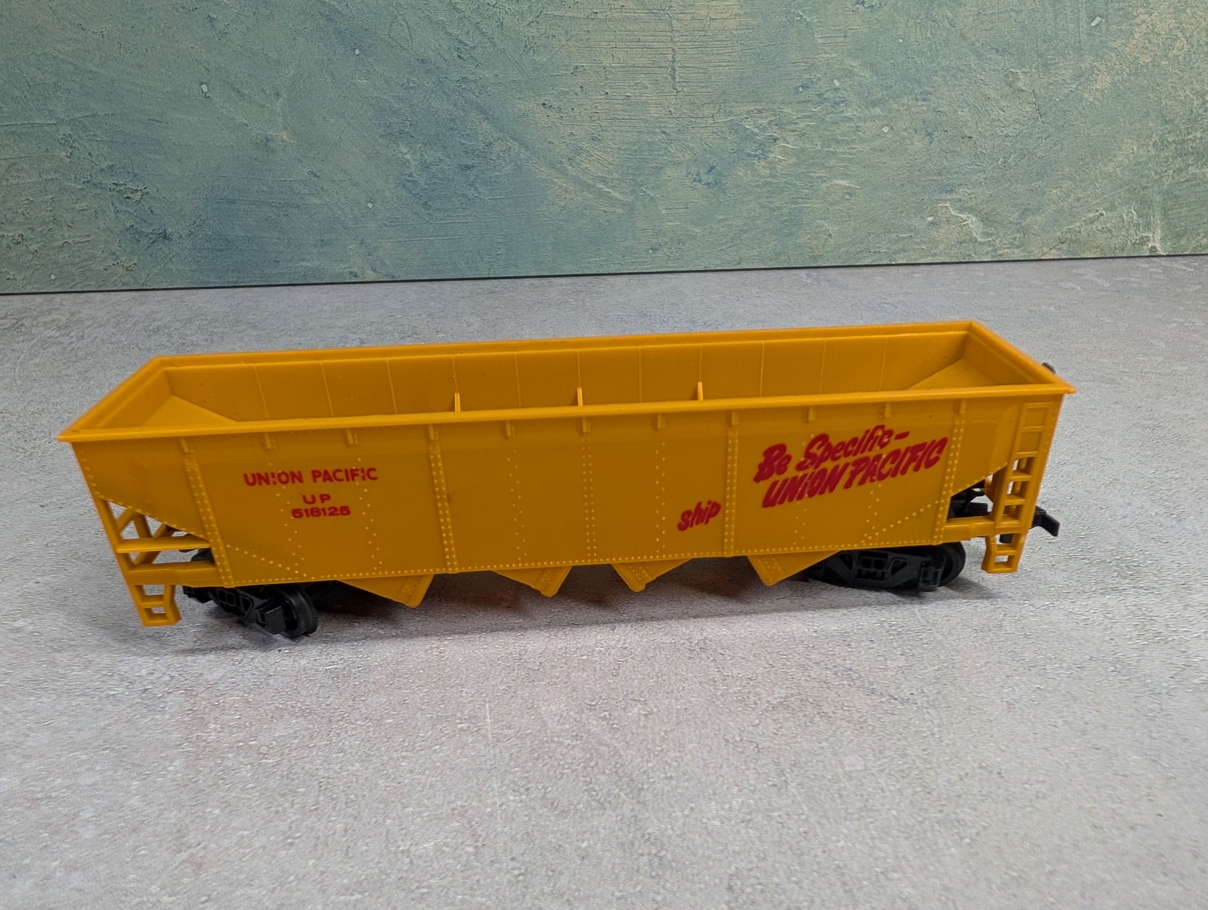 USED Bachmann HO Scale Quad Hopper Union Pacific UP #518125