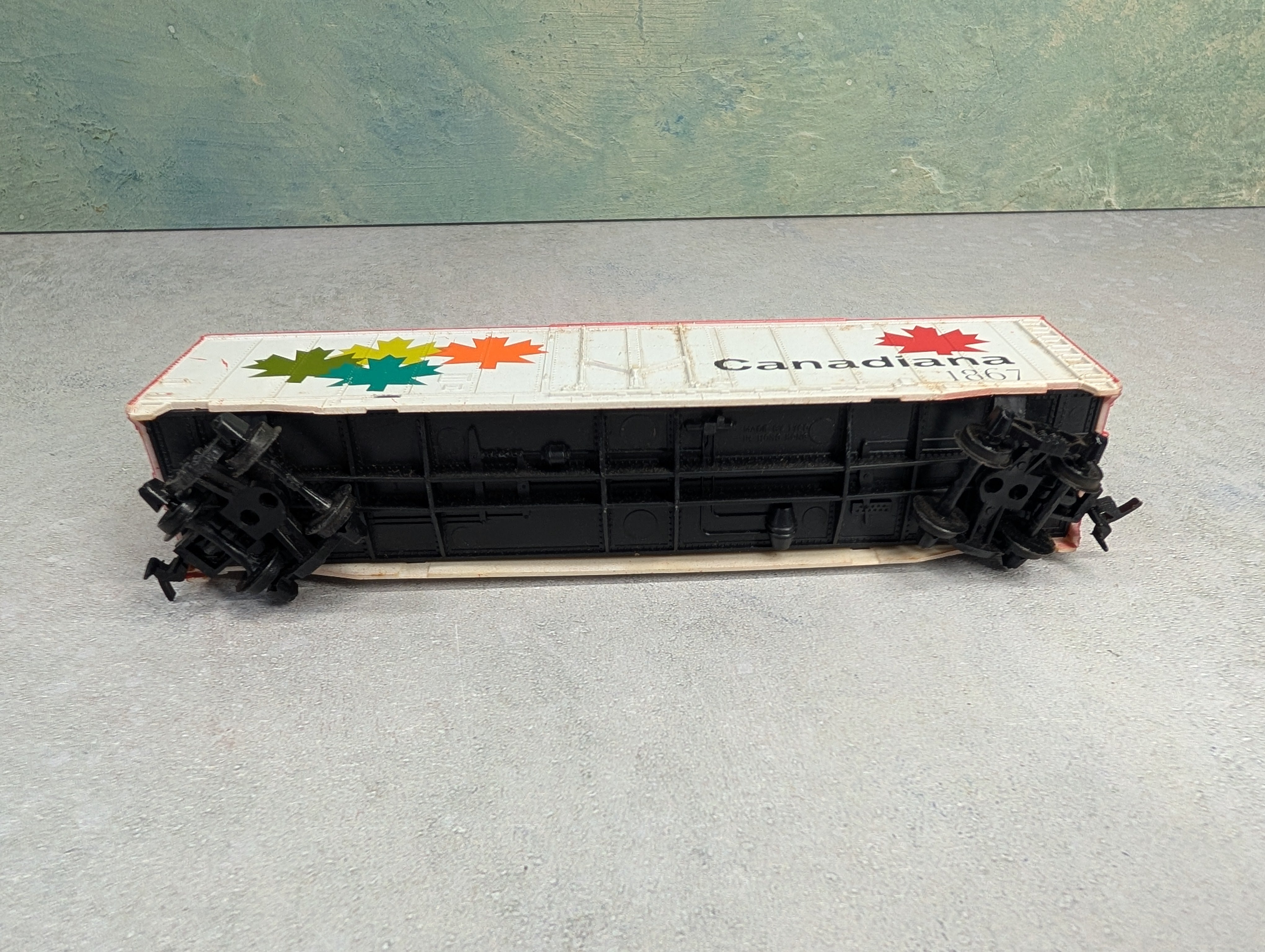 USED Tyco HO Scale 50' Box Car Canadiana #1867