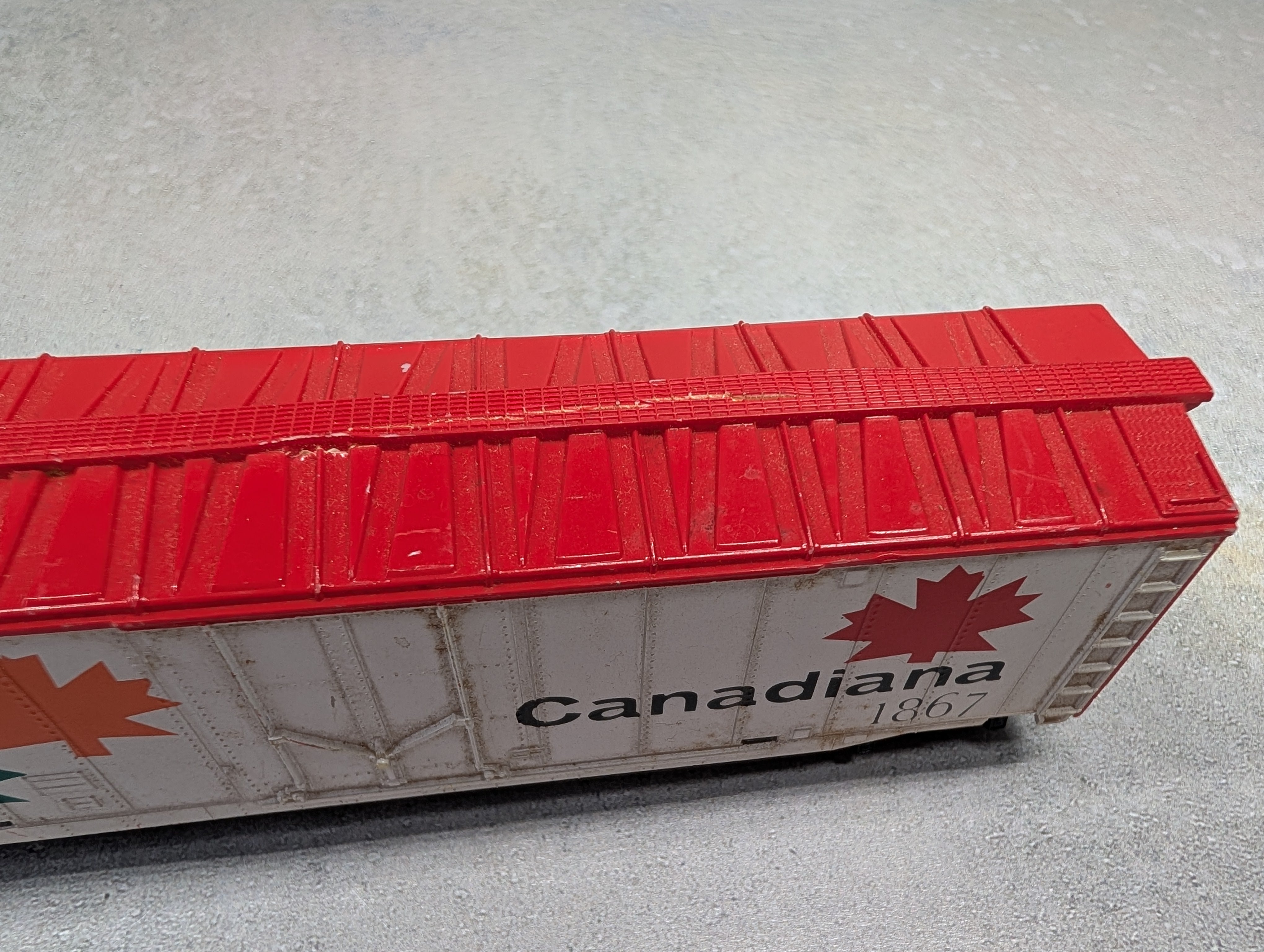USED Tyco HO Scale 50' Box Car Canadiana #1867