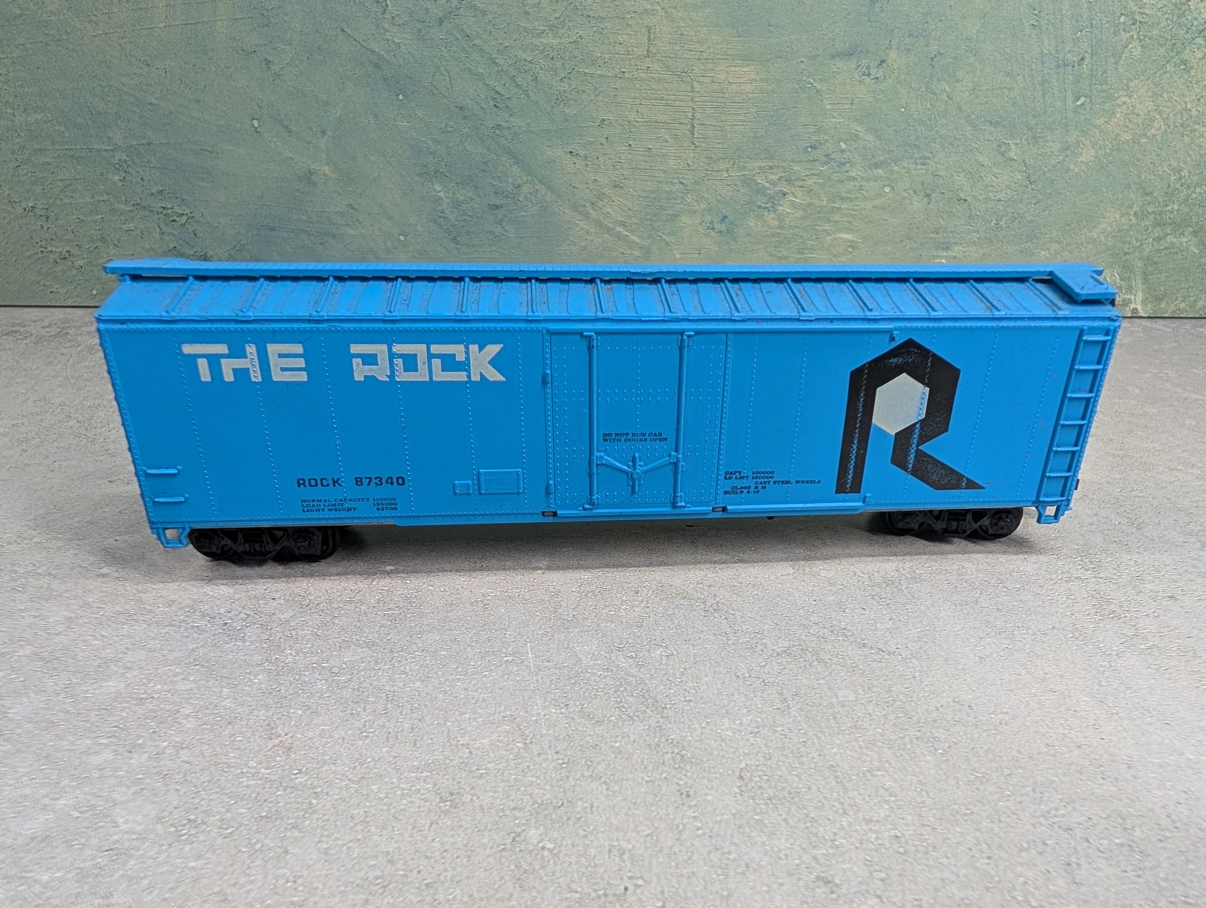 USED Roundhouse HO Scale 50' Box Car Rock Island #87340