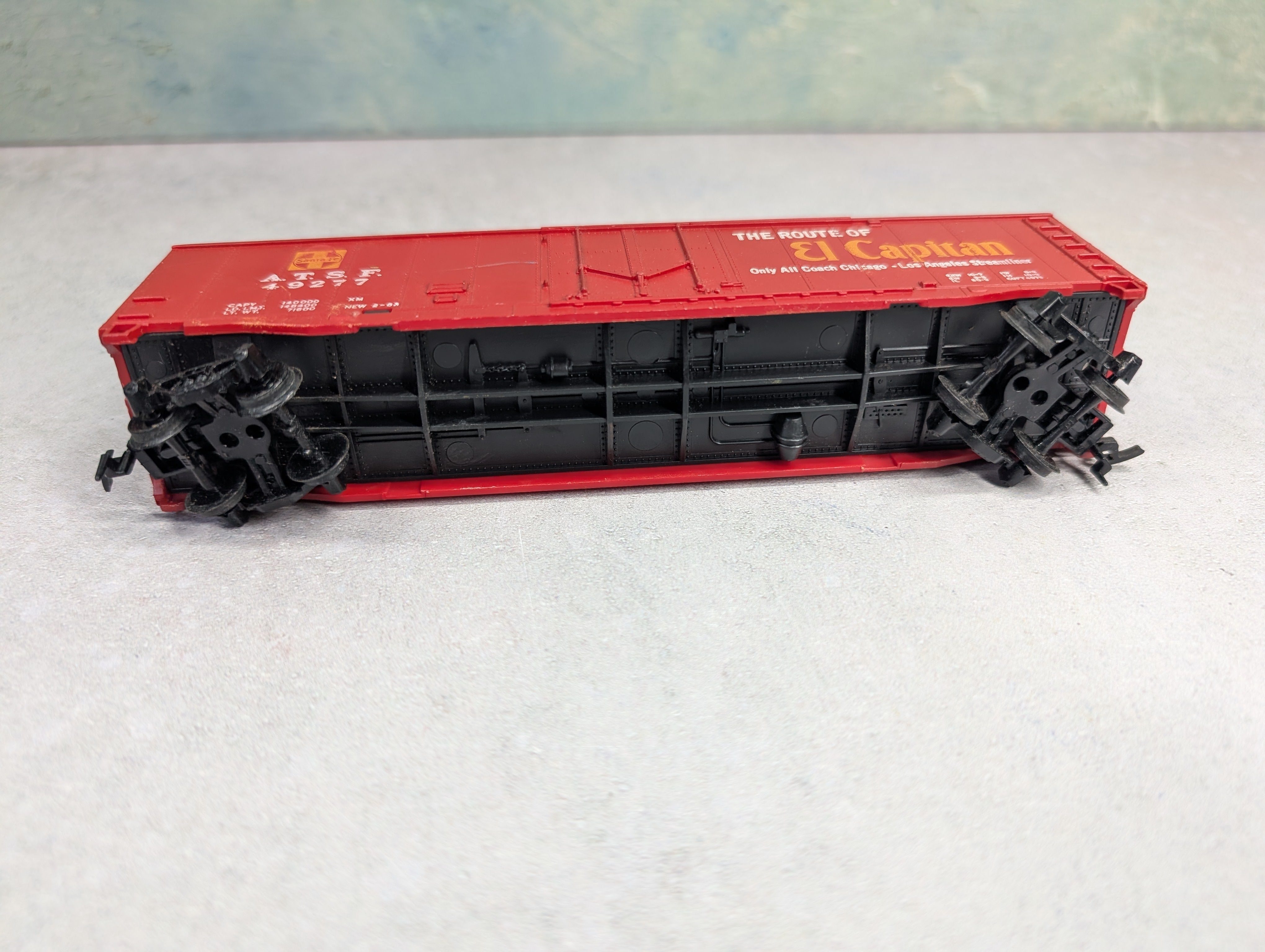 USED Tyco HO Scale 40' Box Car Santa Fe ATSF #49277