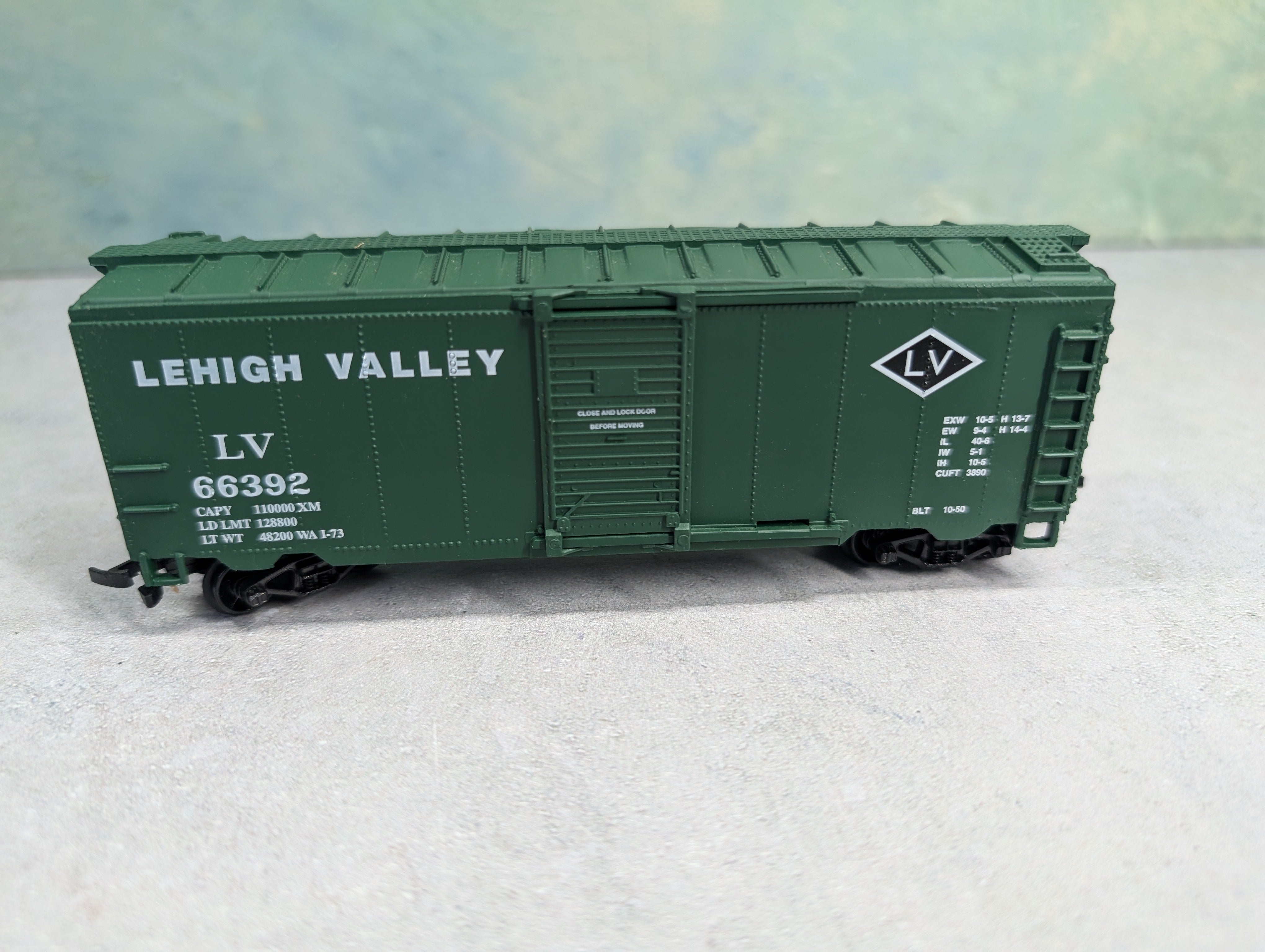 USED Life-Like HO Scale 40' Box Car Lehigh Valley LV #66392