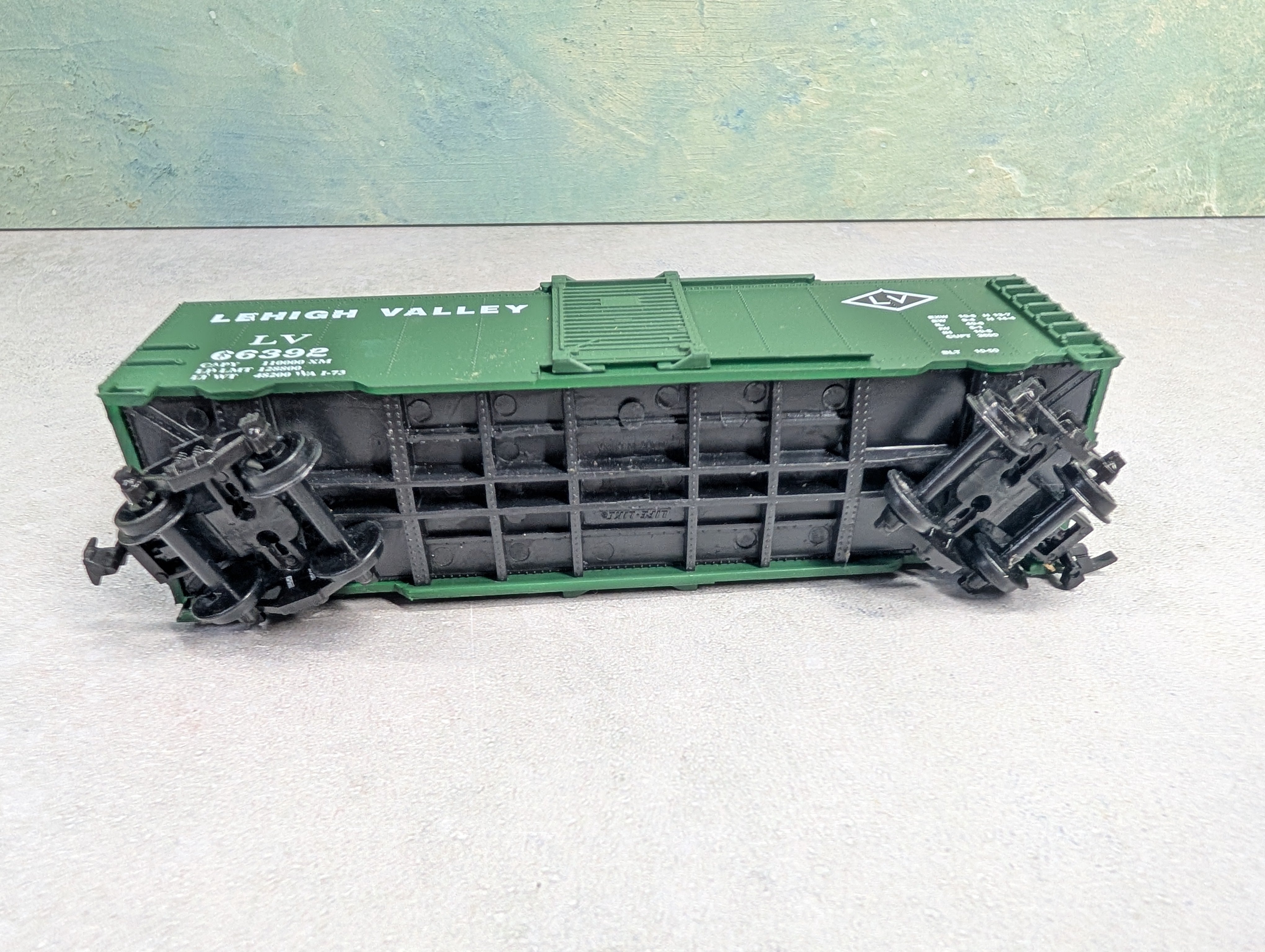 USED Life-Like HO Scale 40' Box Car Lehigh Valley LV #66392
