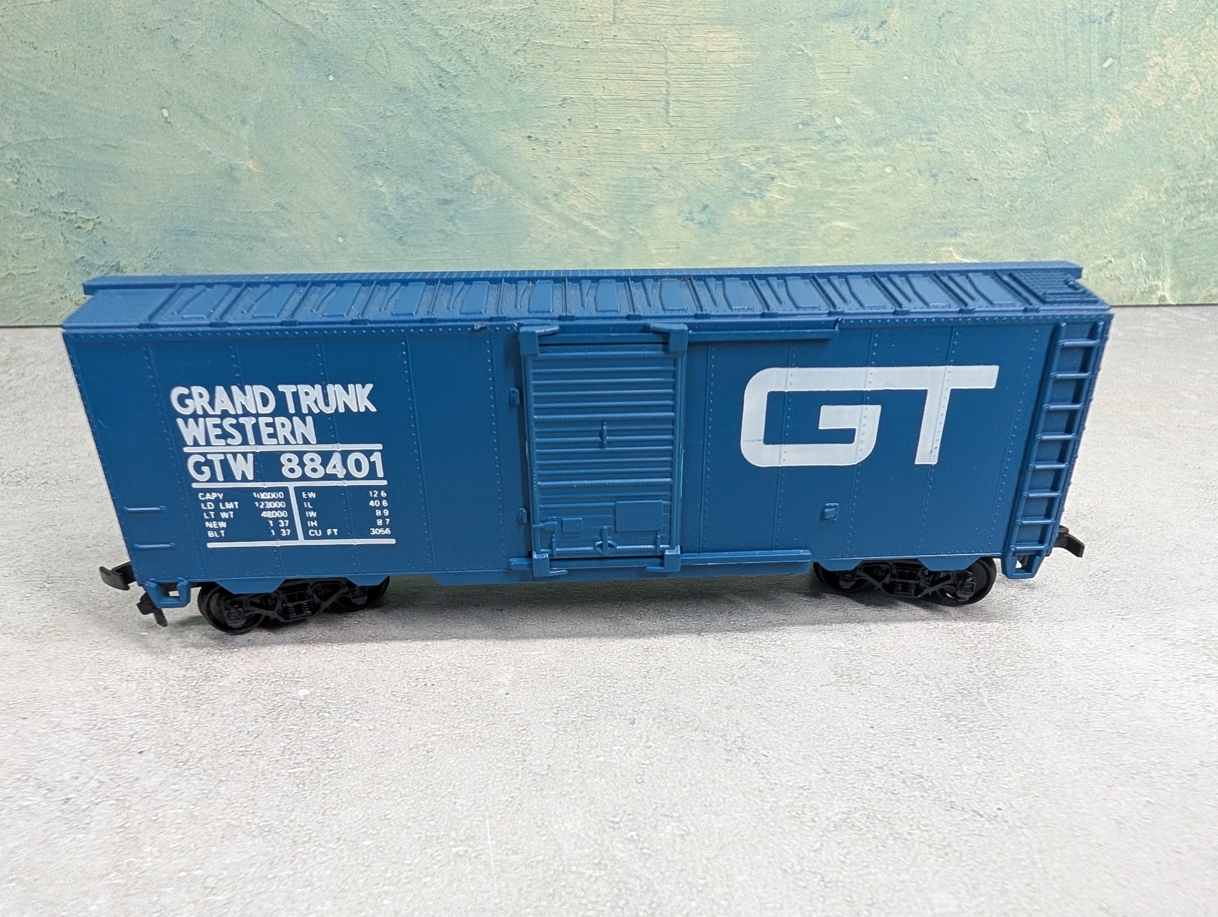 USED Lionel HO Scale 40' Box Car Grand Trunk Western GTW #88401