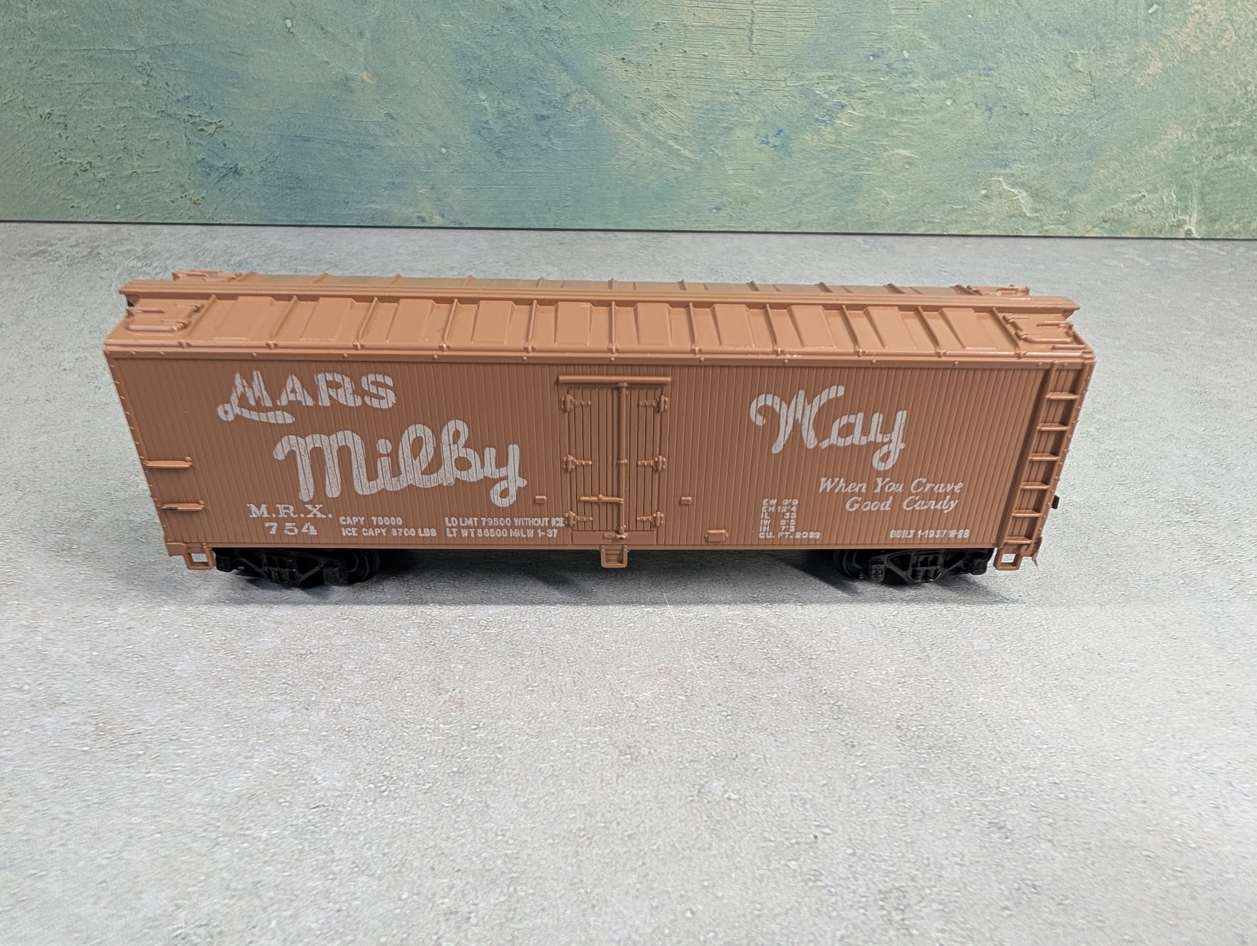 USED Mantua HO Scale 40' Wooden Reefer Box Car Mars Milky Way MRX #754
