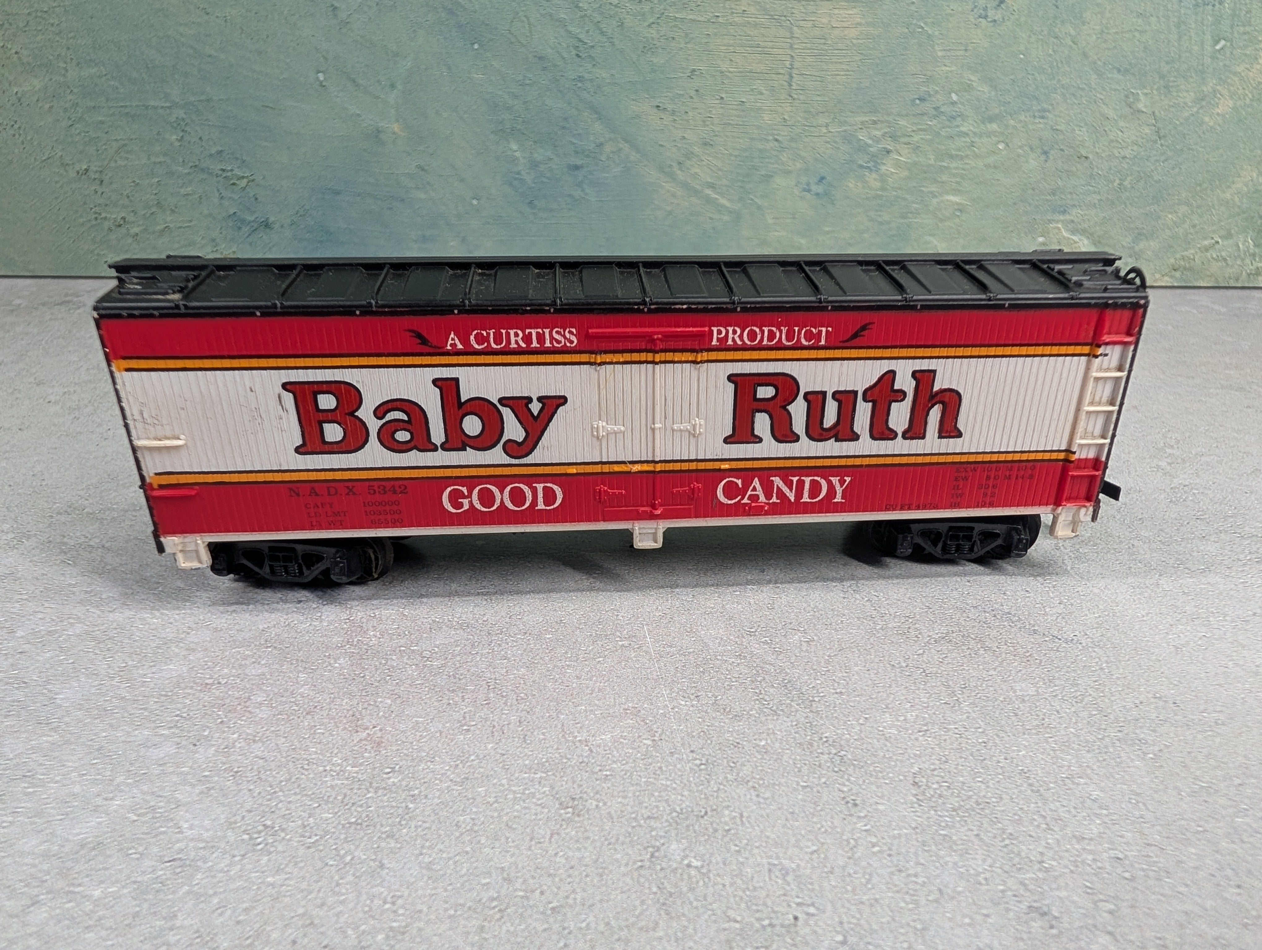 USED Tyco HO Scale 40' Wooden Reefer Box Car Baby Ruth NADX #5342