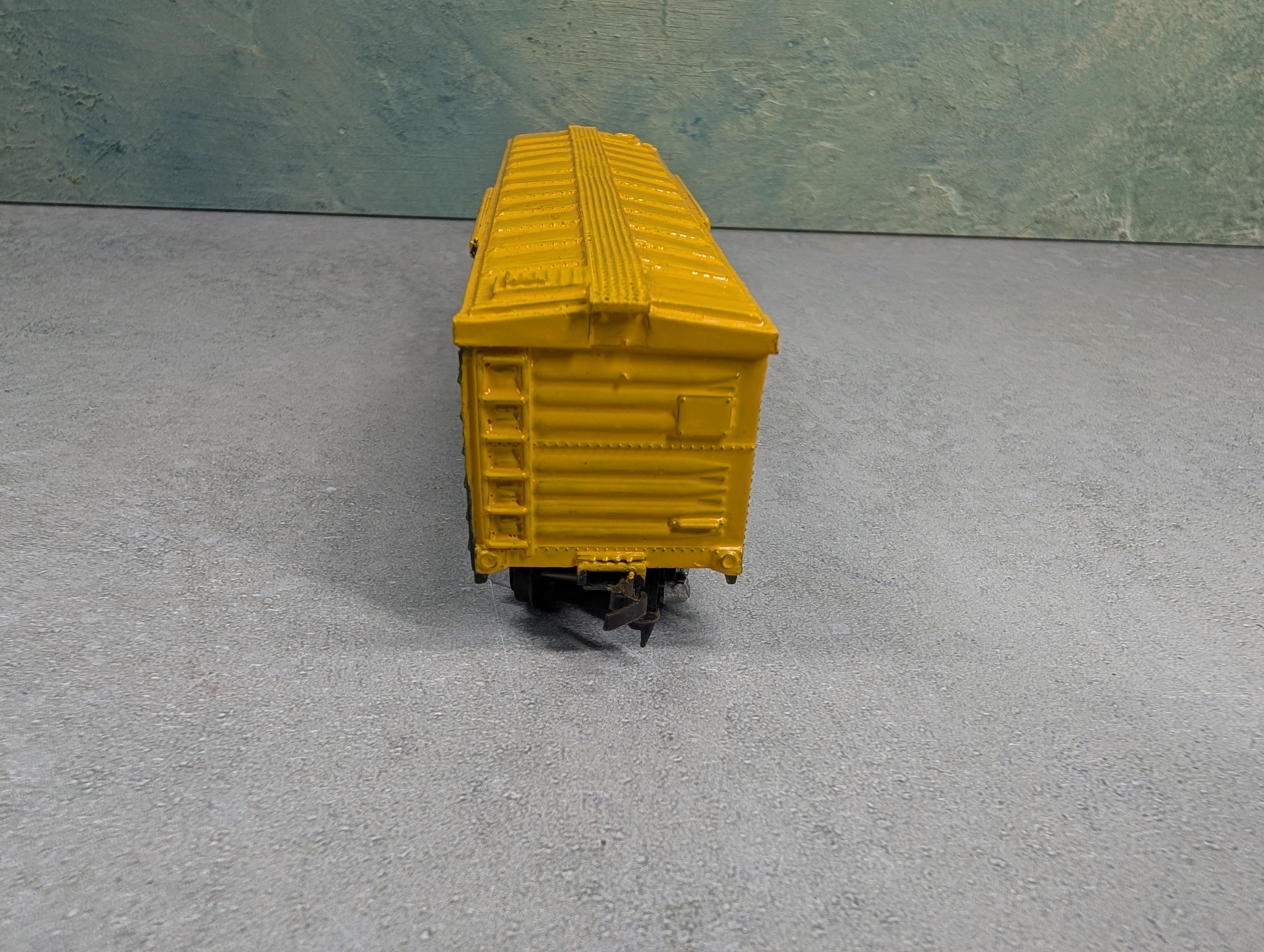 USED Varney HO Scale 42' Box Car Green & Yellow Custom Paint
