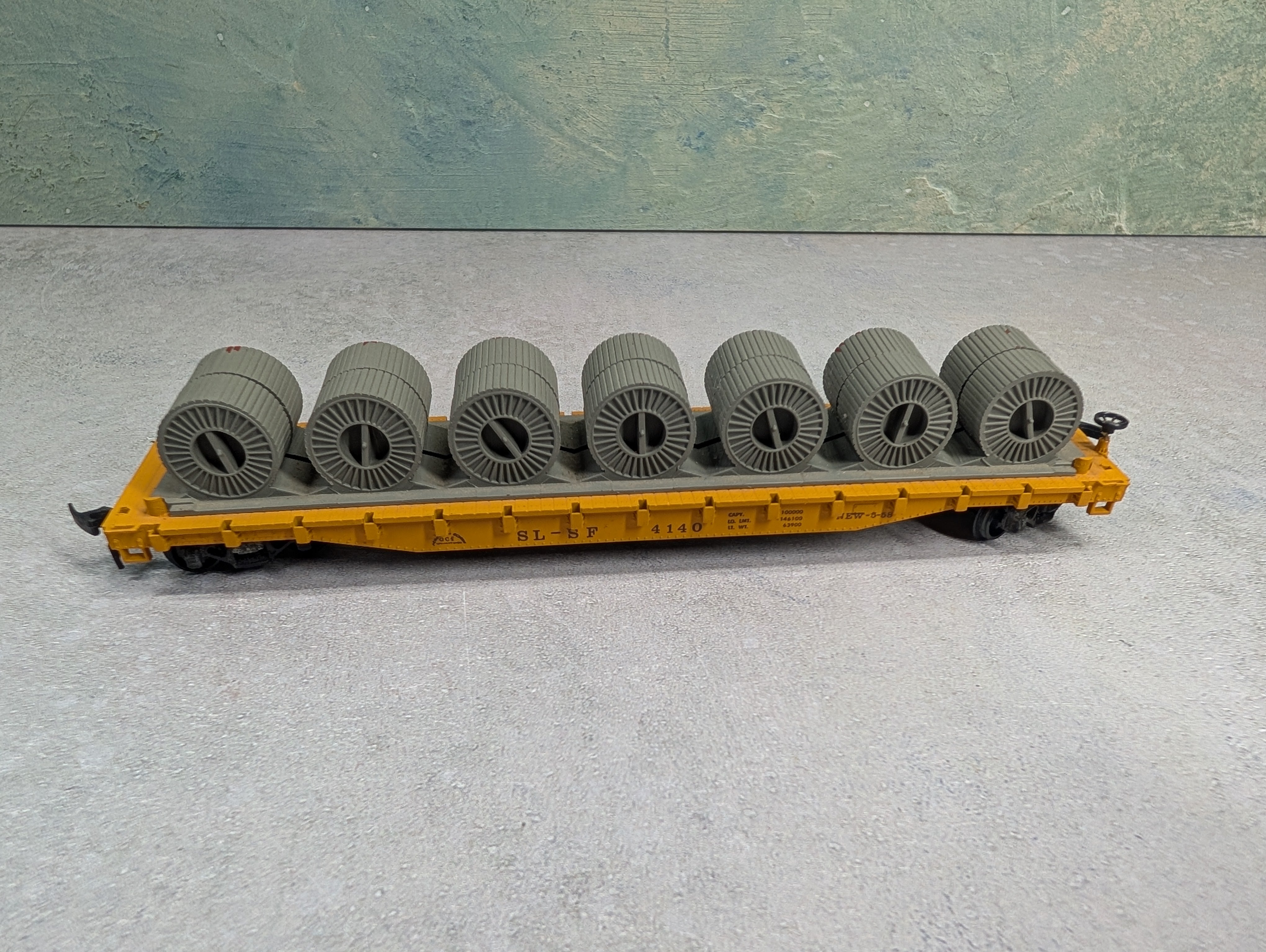 USED REVELL HO Scale 54' Flat Car Frisco #4140 w/ Coils