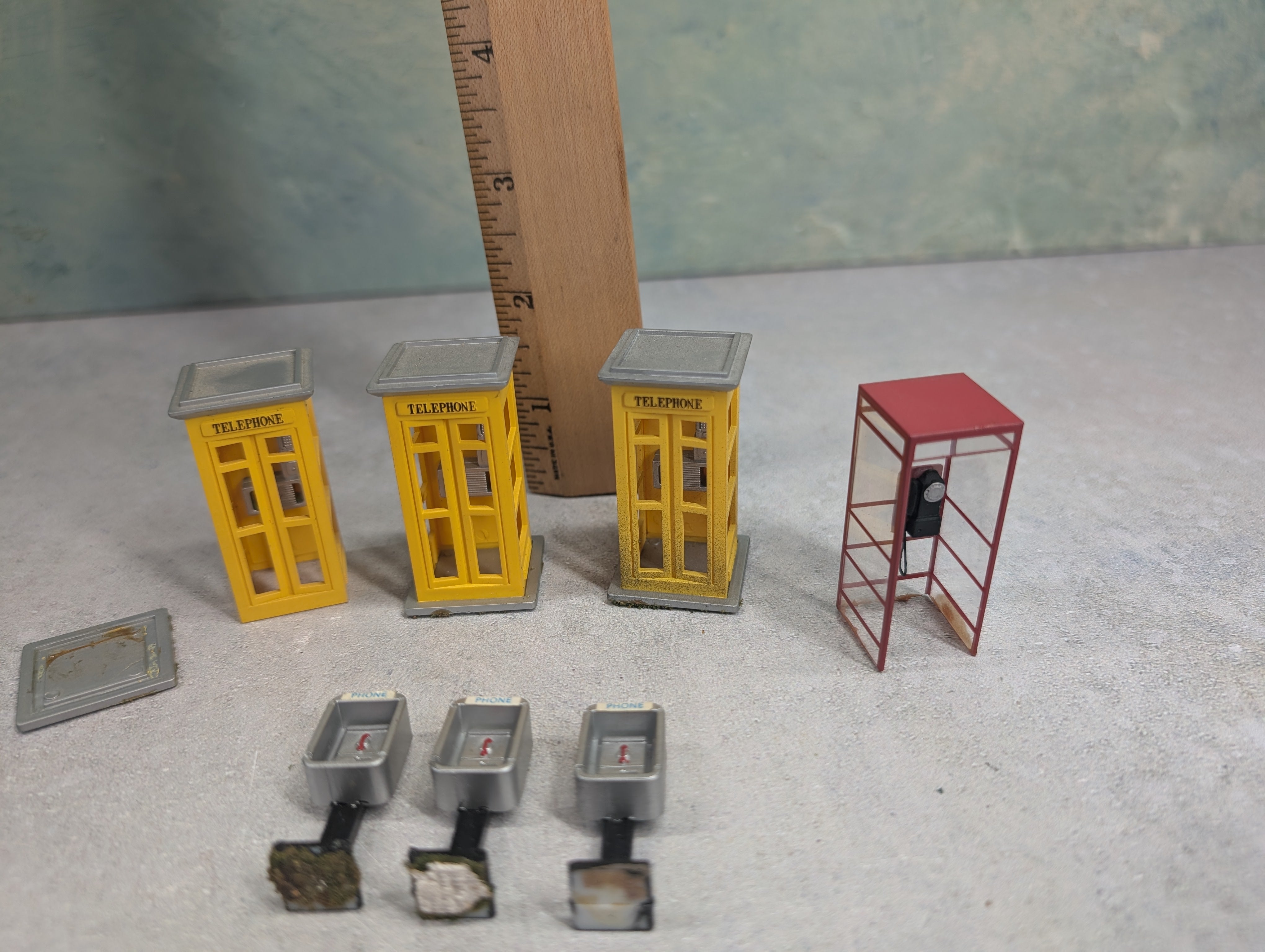 USED O Lot of Telephone Booths (7 pcs)