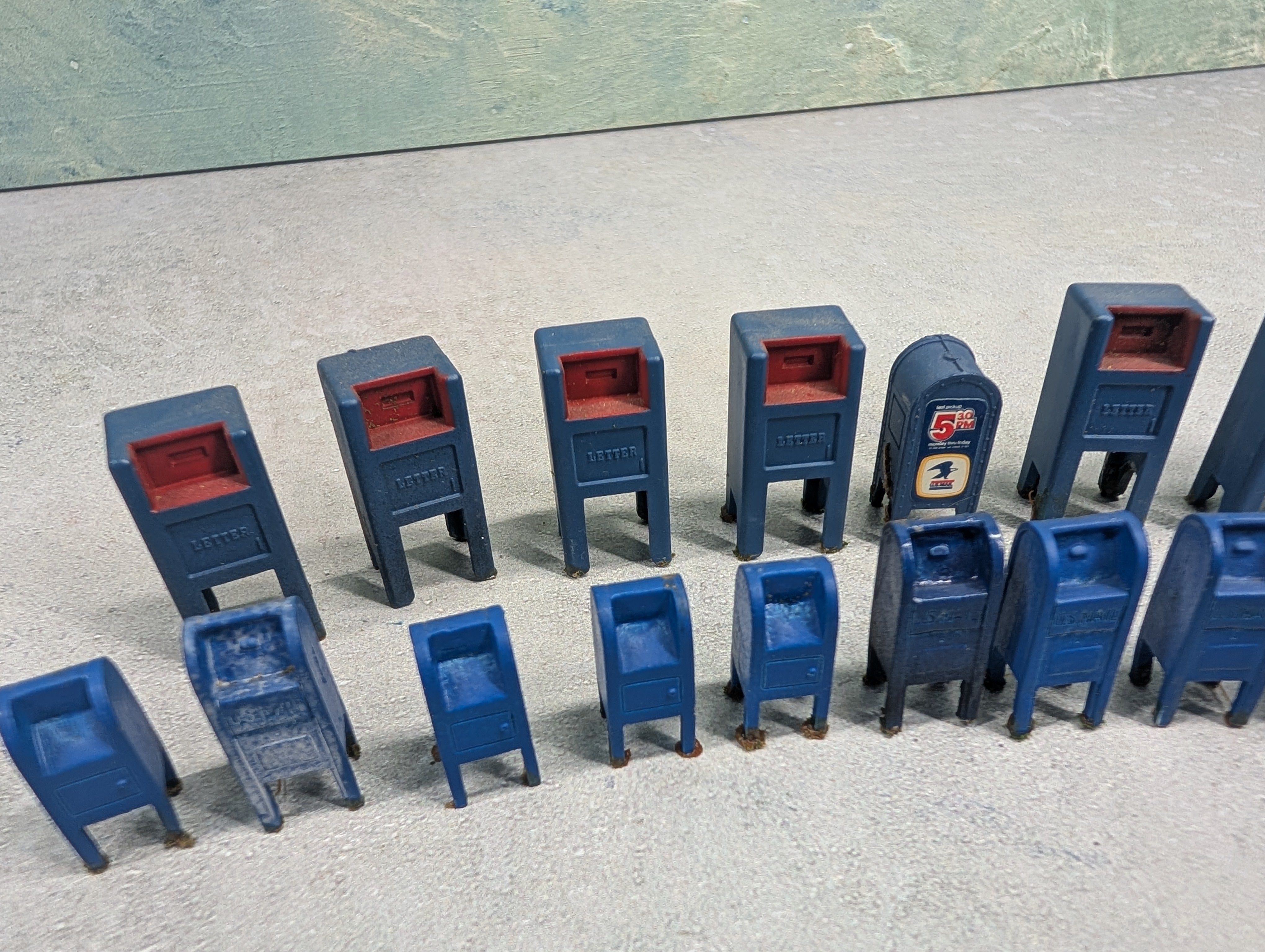 USED O Lot of Blue Mailboxes / Letter Boxes (20 pcs)