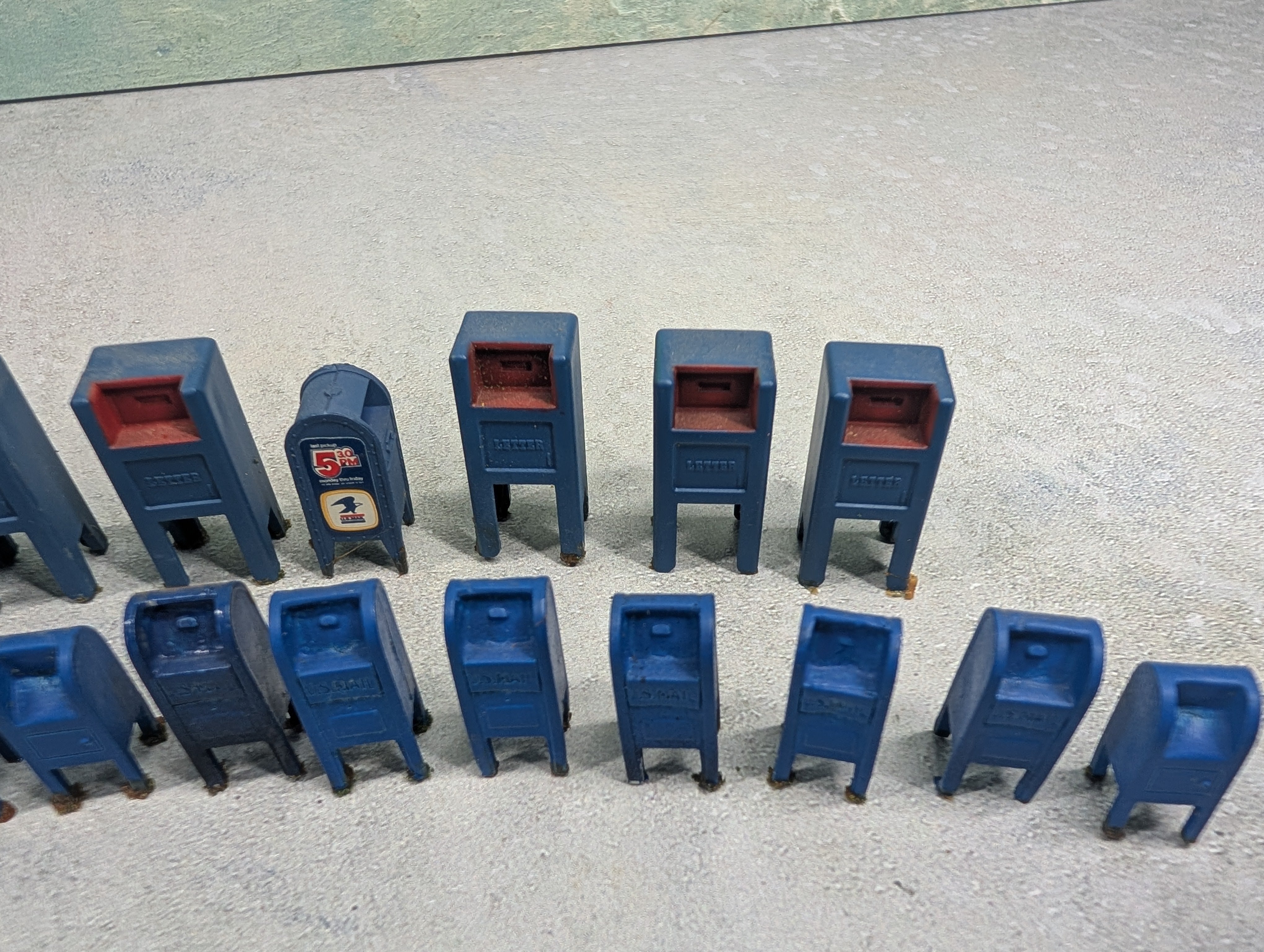 USED O Lot of Blue Mailboxes / Letter Boxes (20 pcs)