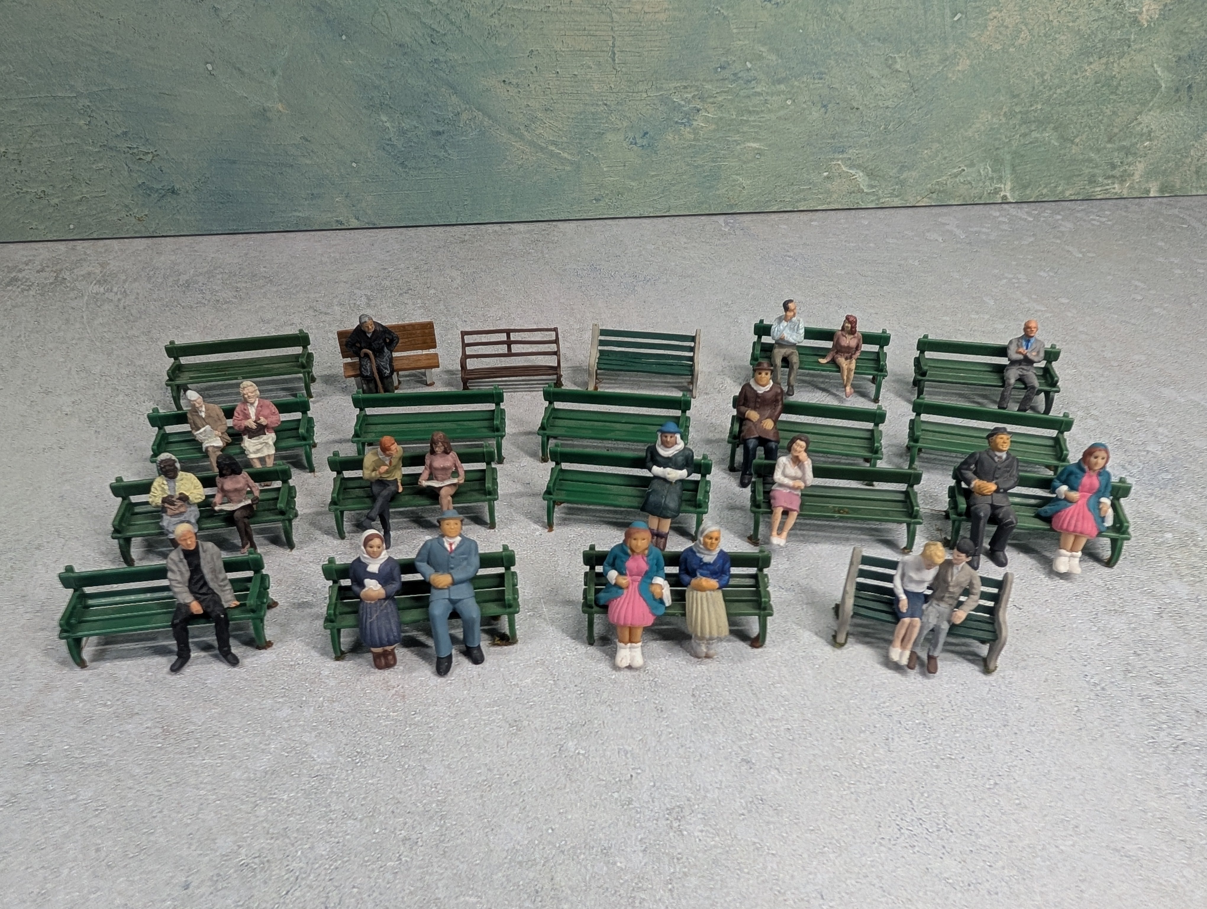 USED O Lot of Park Benches w/ People (20 pcs)