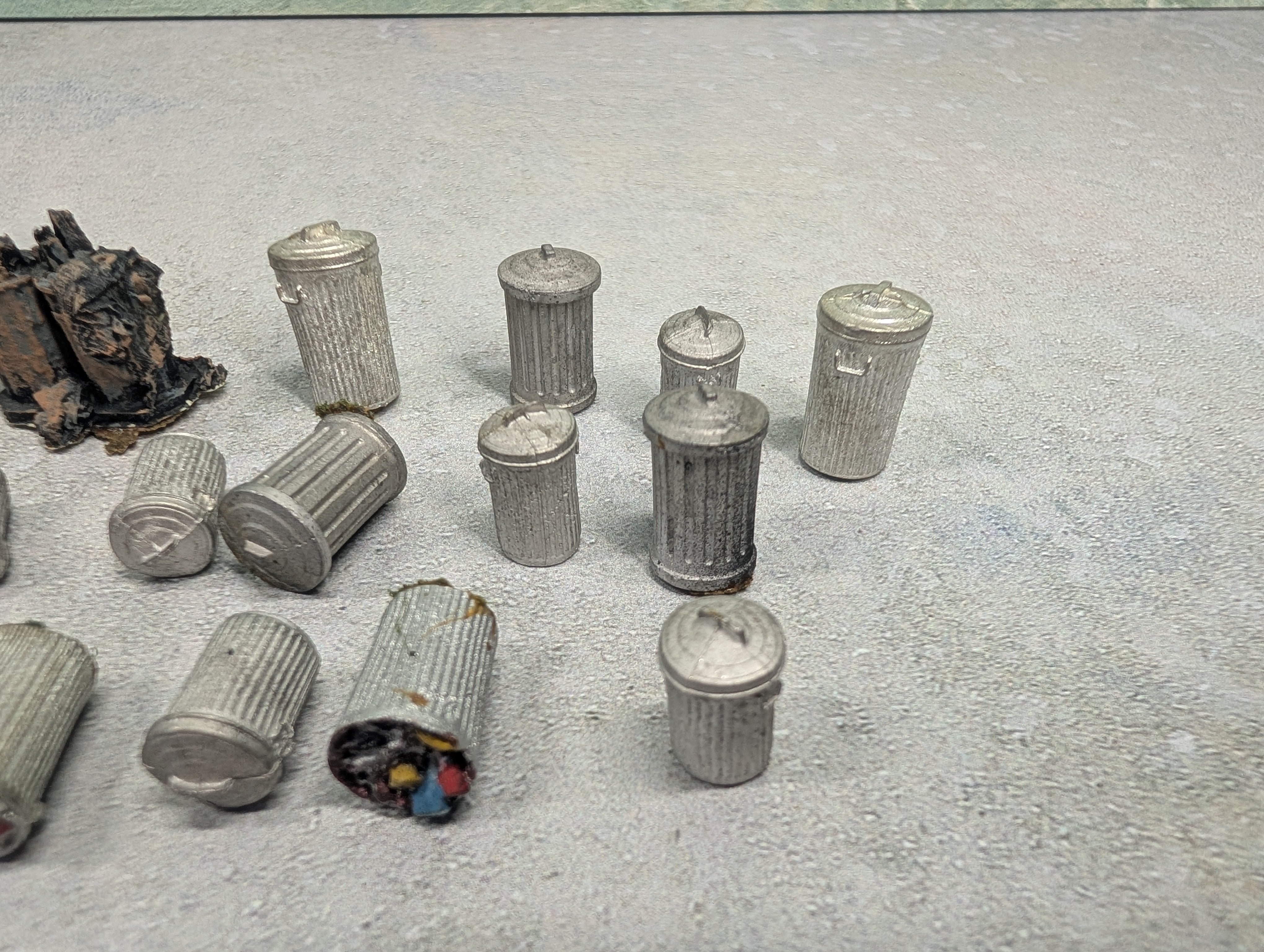 USED O Lot of Metal Trash Cans (27 pcs)