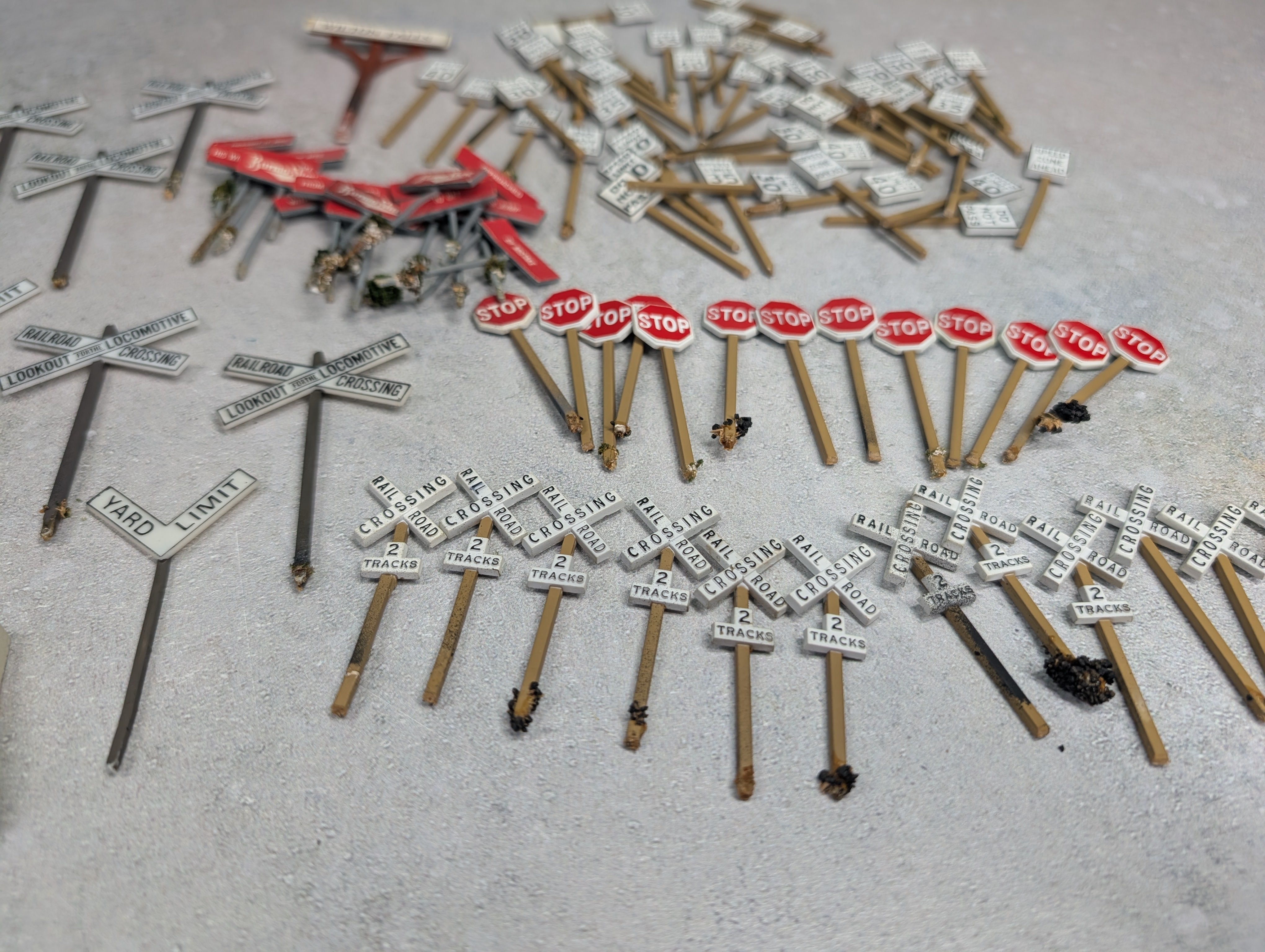 USED O Lot of Railroad Signs, Street Signs & Other Signs (100+ pcs)