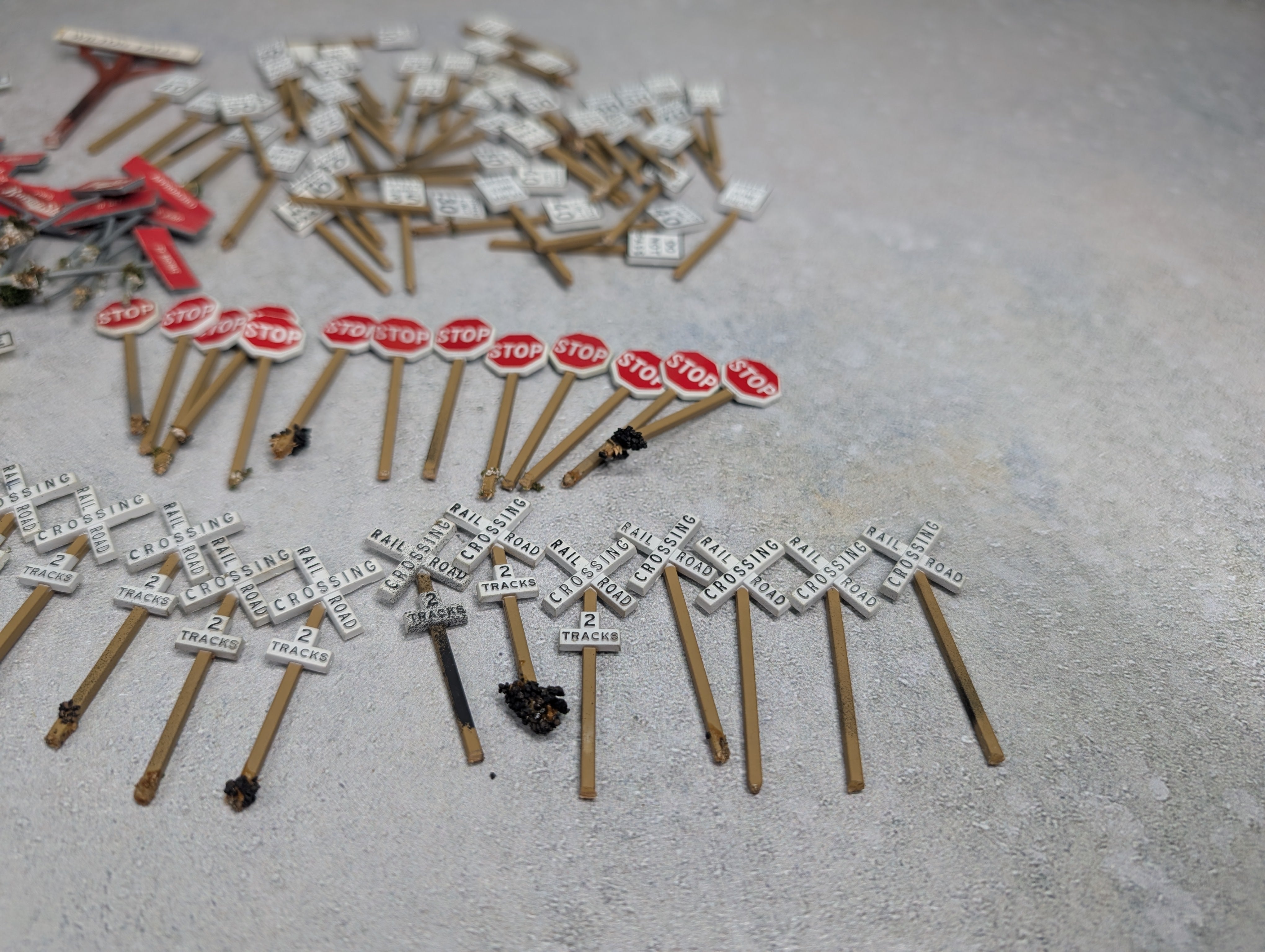 USED O Lot of Railroad Signs, Street Signs & Other Signs (100+ pcs)