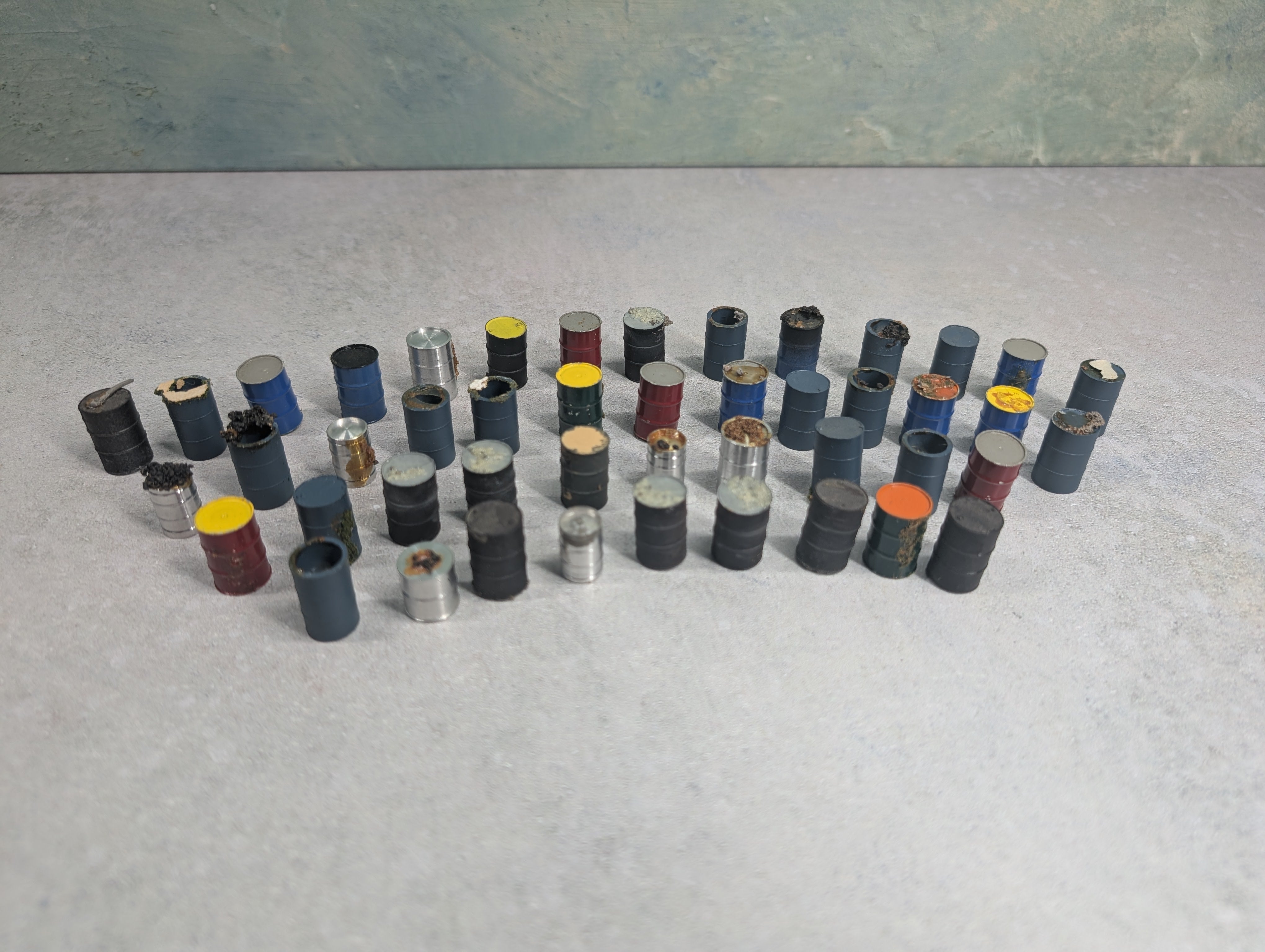 USED O Lot of Oil Drums, Barrels (40+ pcs)