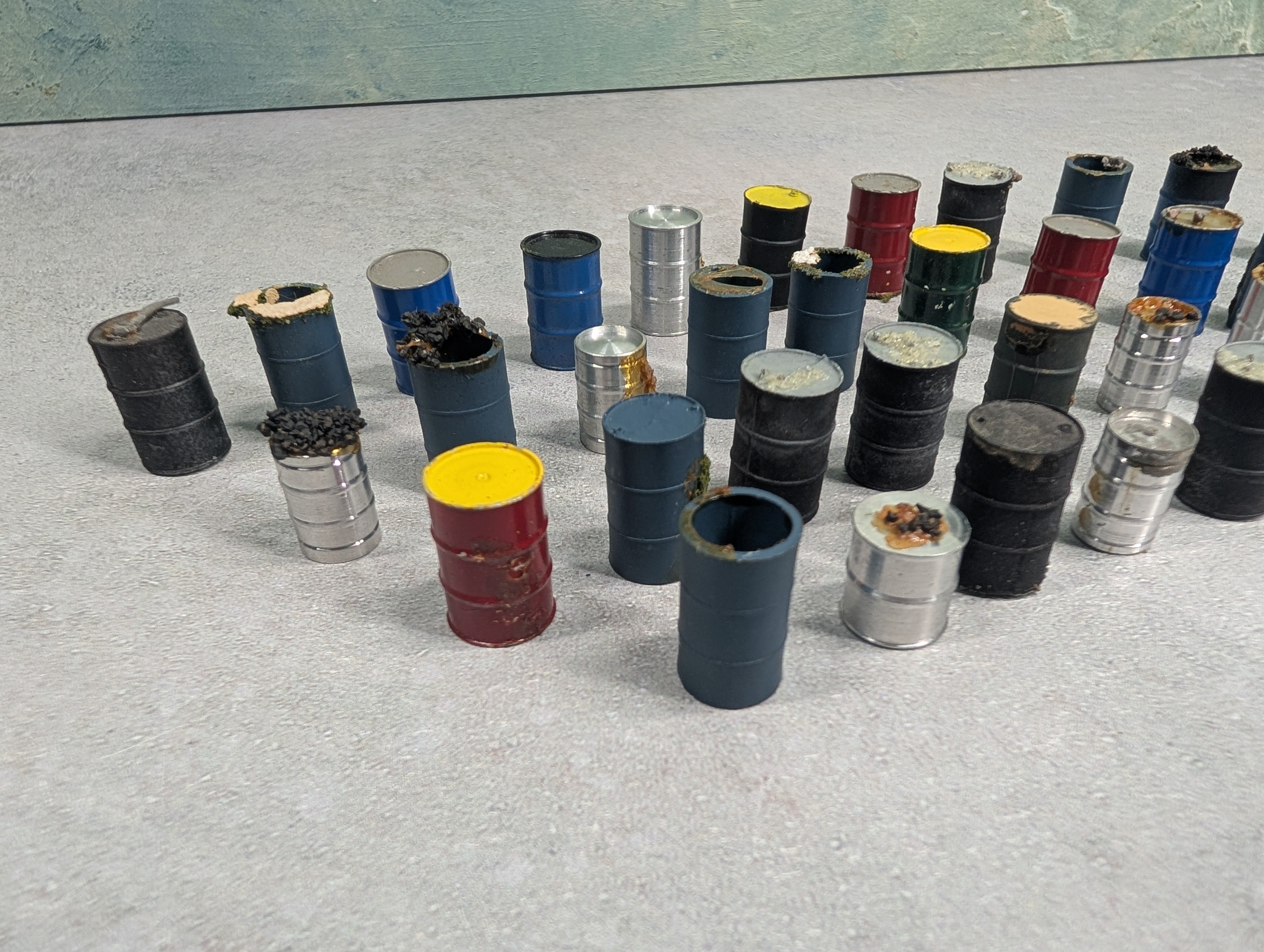 USED O Lot of Oil Drums, Barrels (40+ pcs)