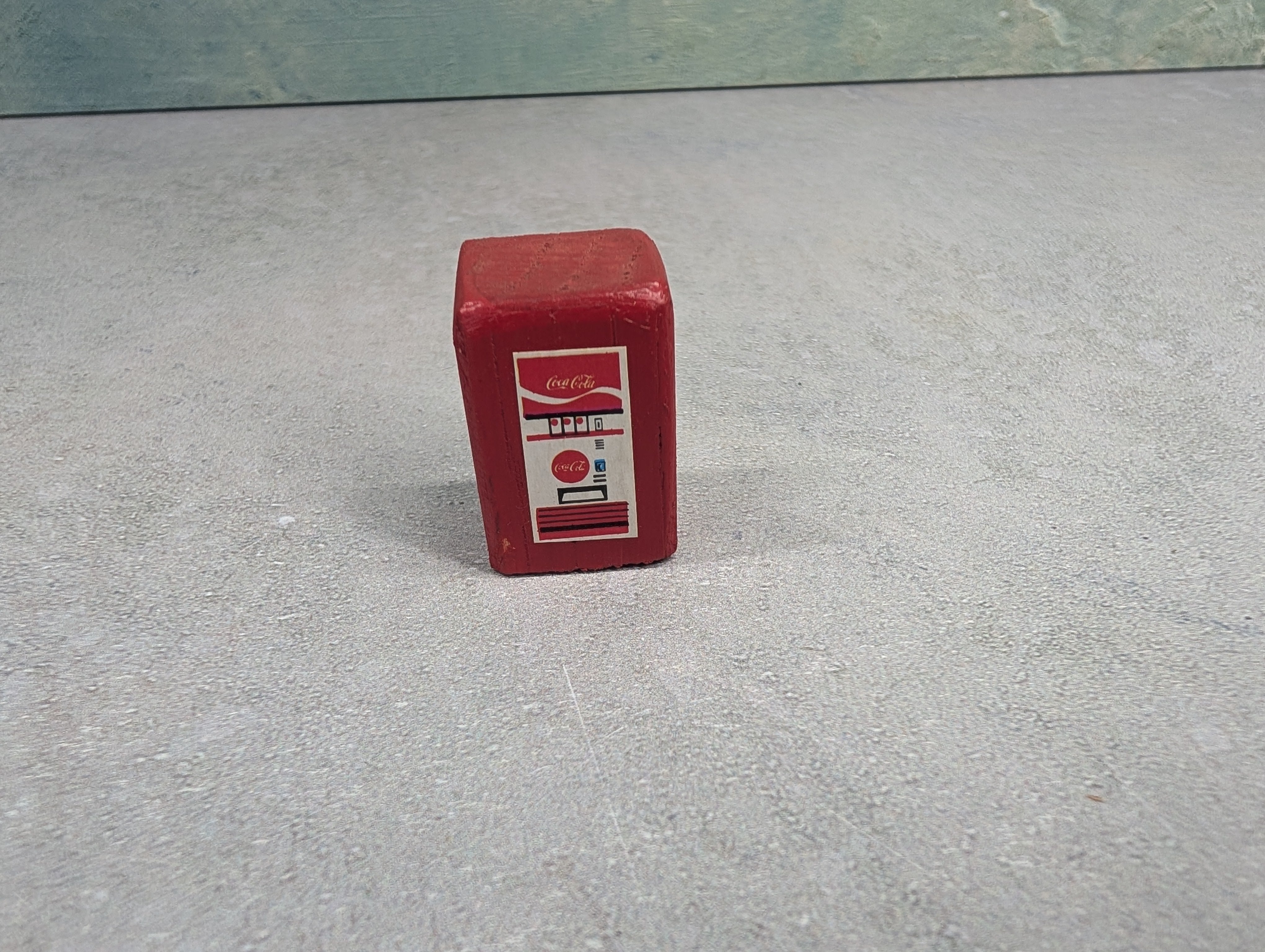 USED O Coca-Cola Machine (wood)