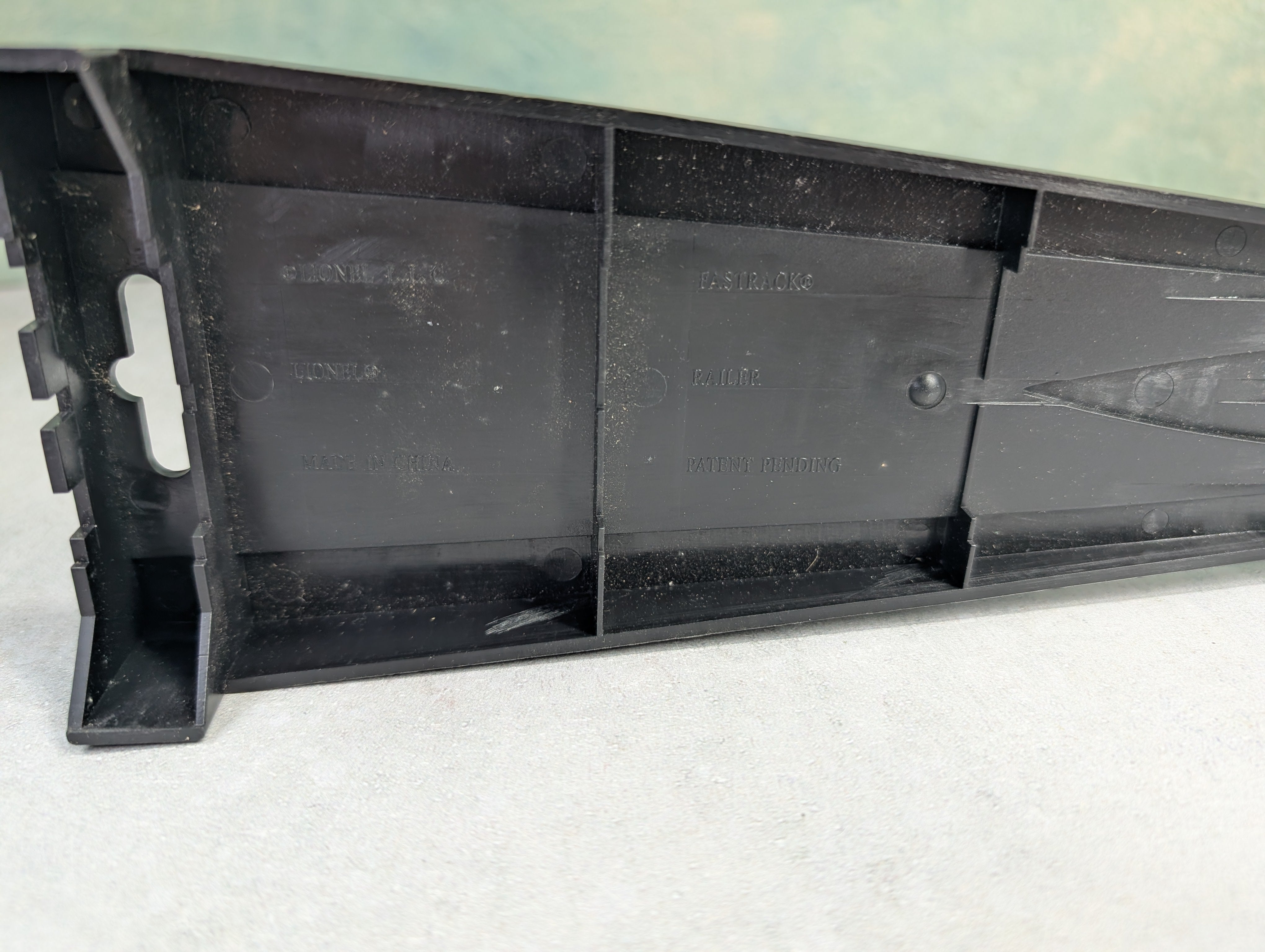 USED Lionel O Fastrack Railer