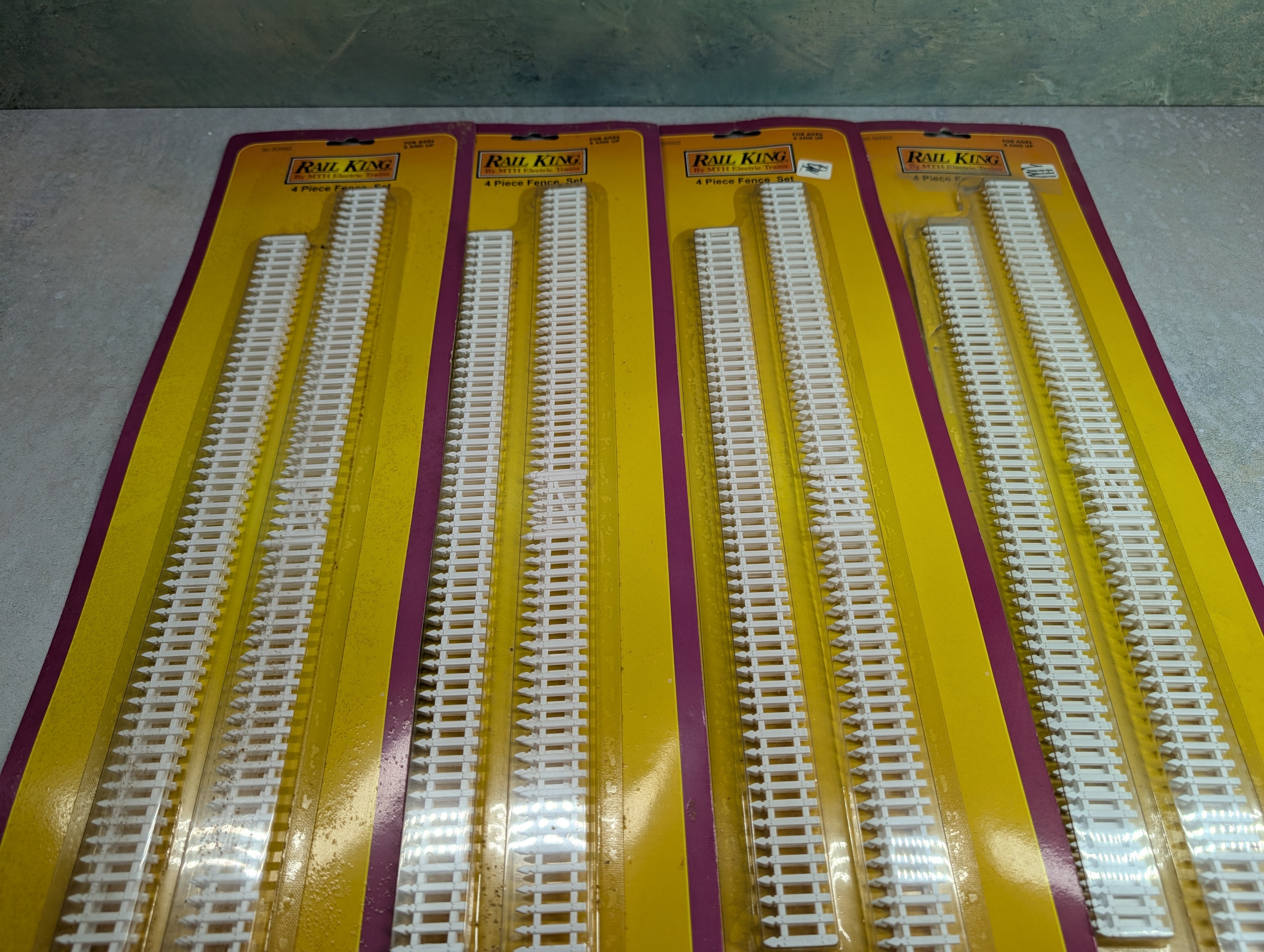 USED MTH Rail King 30-50002 O Lot of White Fence Packs (4 pcs)