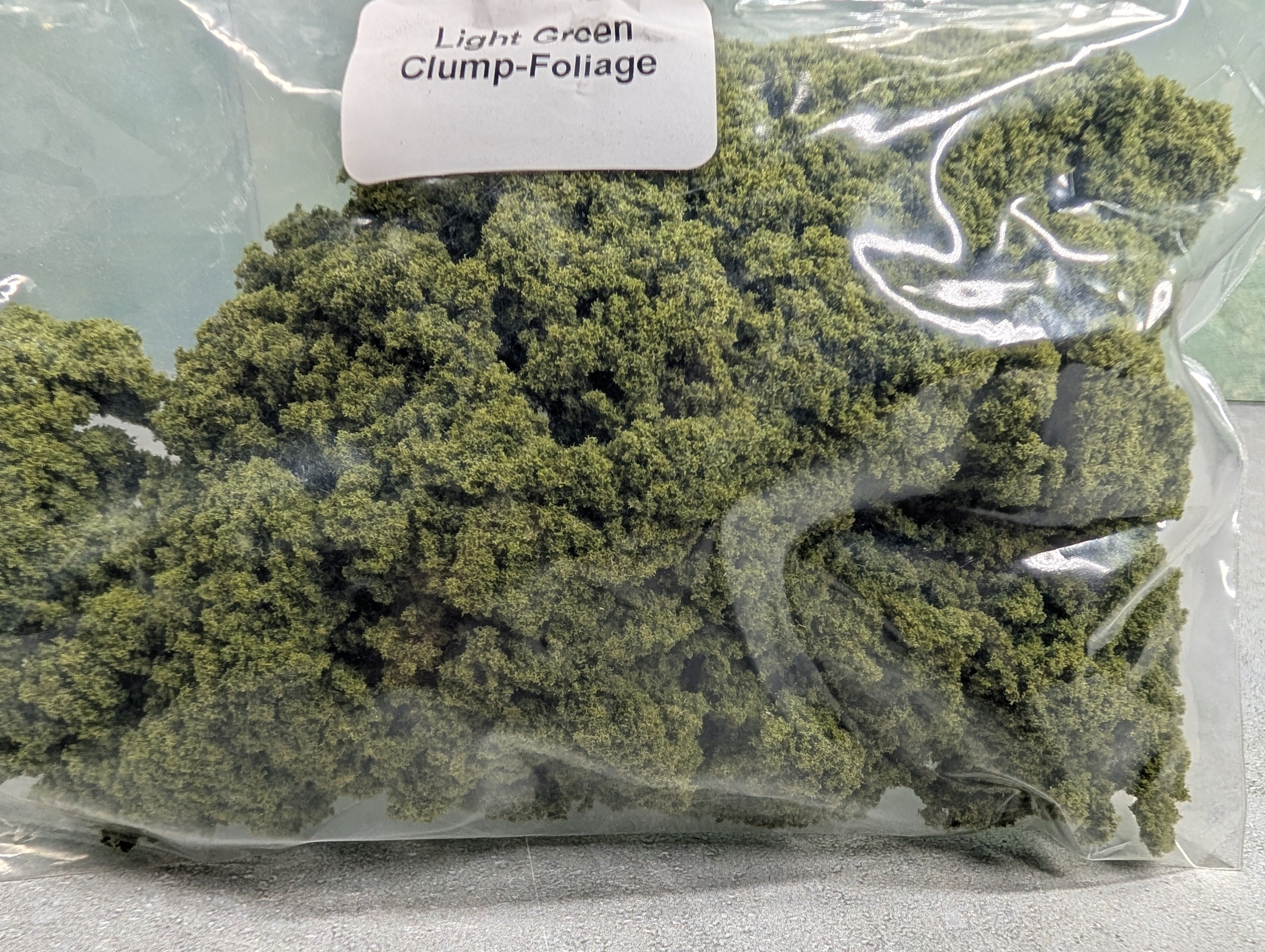 USED Woodland Scenics Multi Scale Light Green Clump Foilage