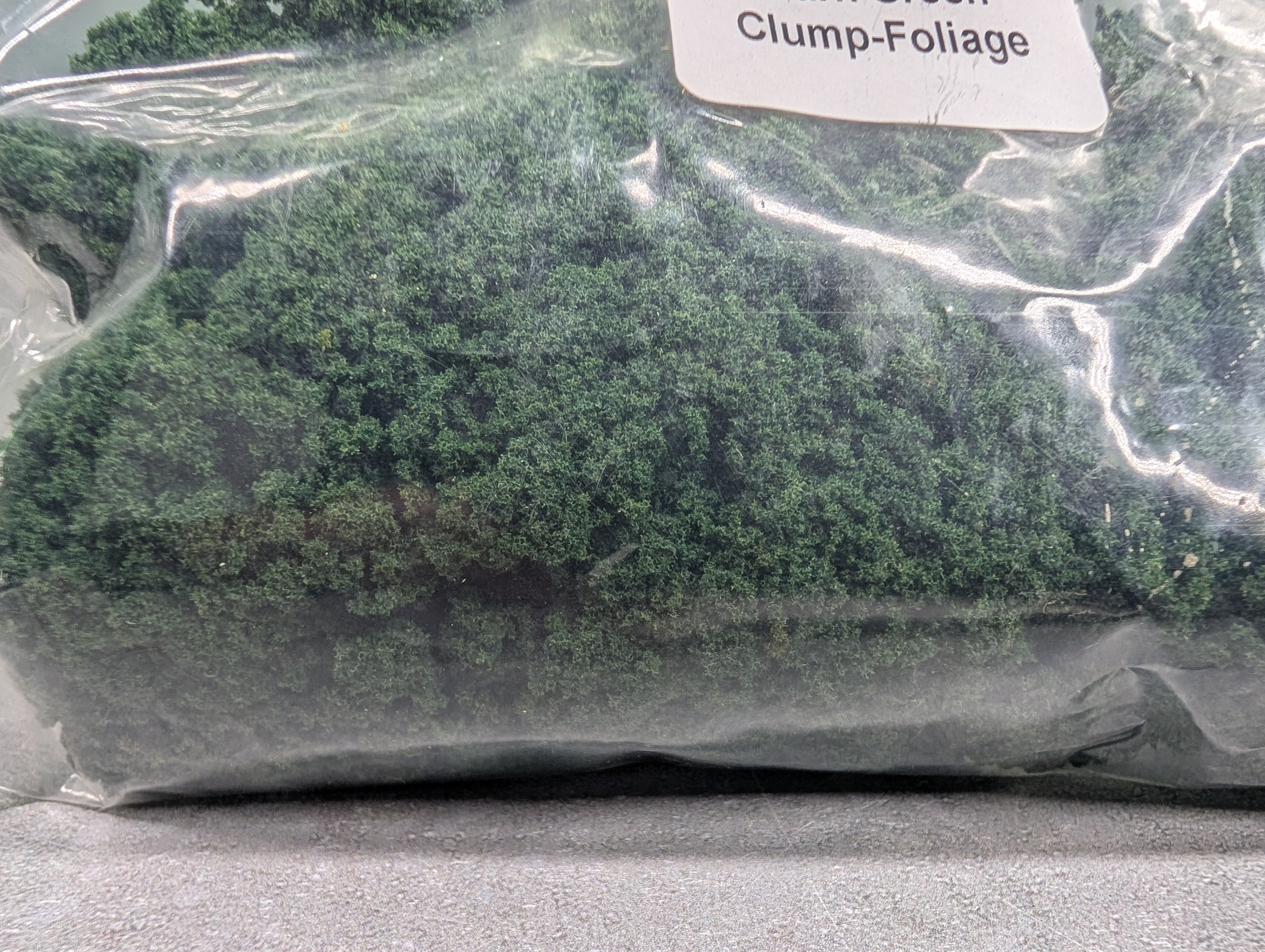 USED Woodland Scenics Multi Scale Dark Green Clump Foilage