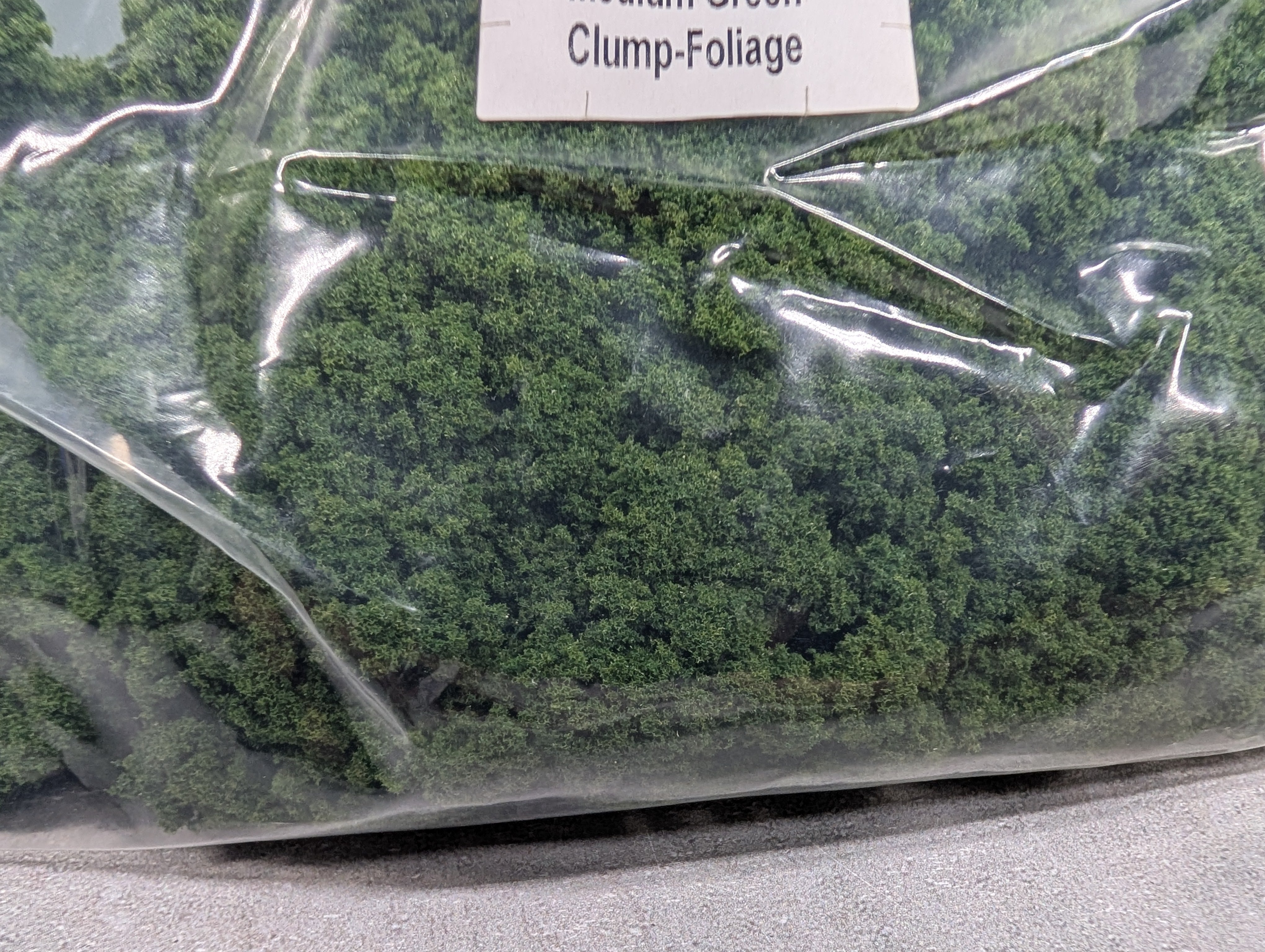 USED Woodland Scenics Multi Scale Medium Green Clump Foilage