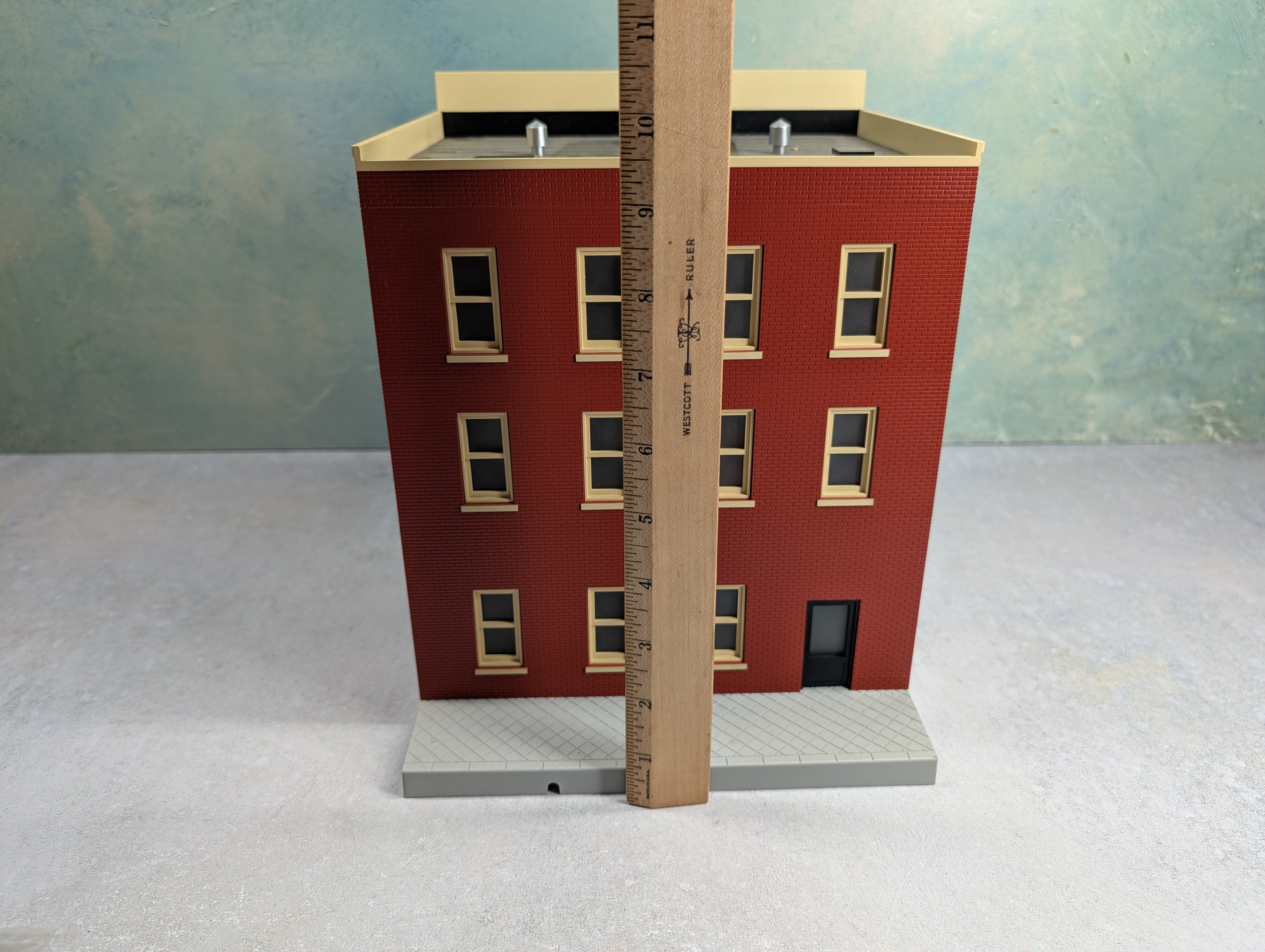 USED MTH O Cook, Books & Hyde Tax Accountants Building